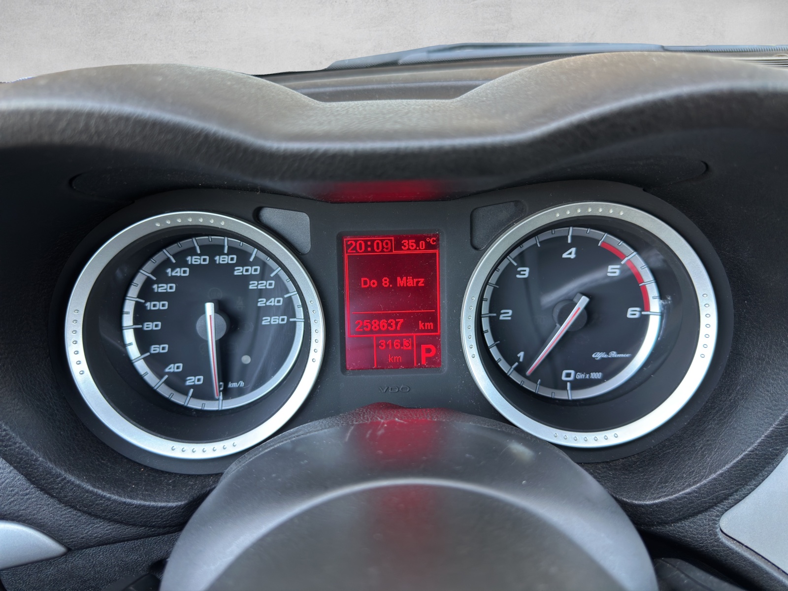 ALFA ROMEO 159 Sportwagon 2.4 JTD Distinctive Q-Tronic-image-14