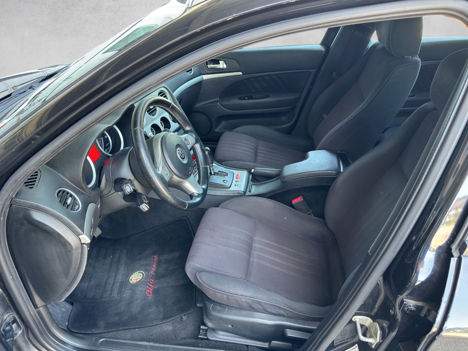 ALFA ROMEO 159 Sportwagon 2.4 JTD Distinctive Q-Tronic-image-10