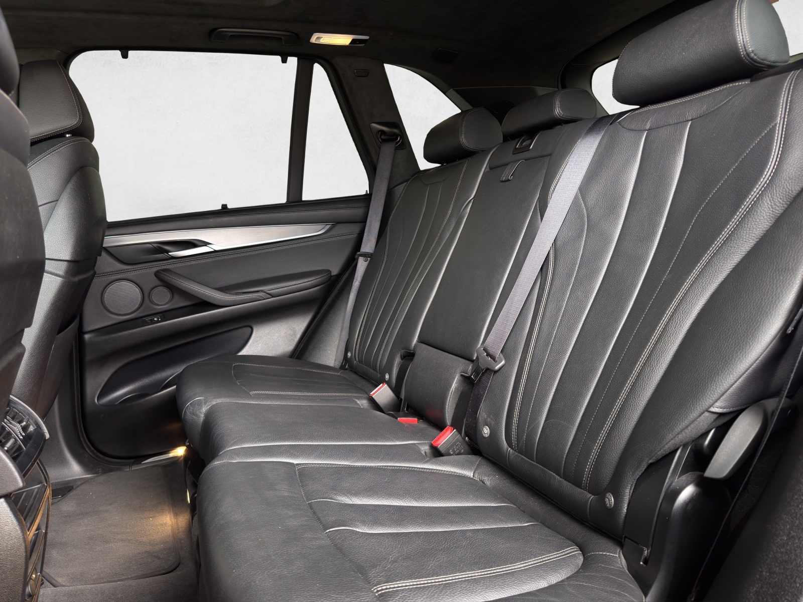 BMW X5 xDrive M50d Steptronic-image-16
