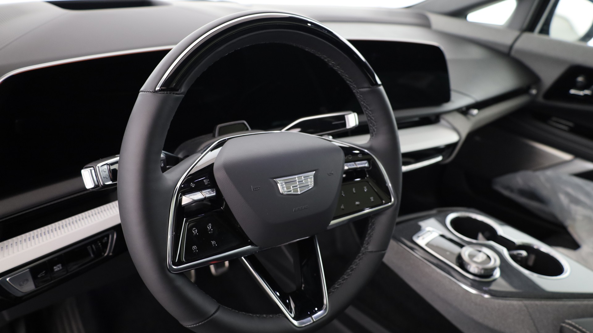 CADILLAC OPTIQ Premium Sport 75 kWh AWD-image-4
