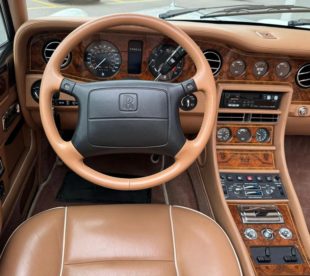 ROLLS-ROYCE Corniche S-image-15