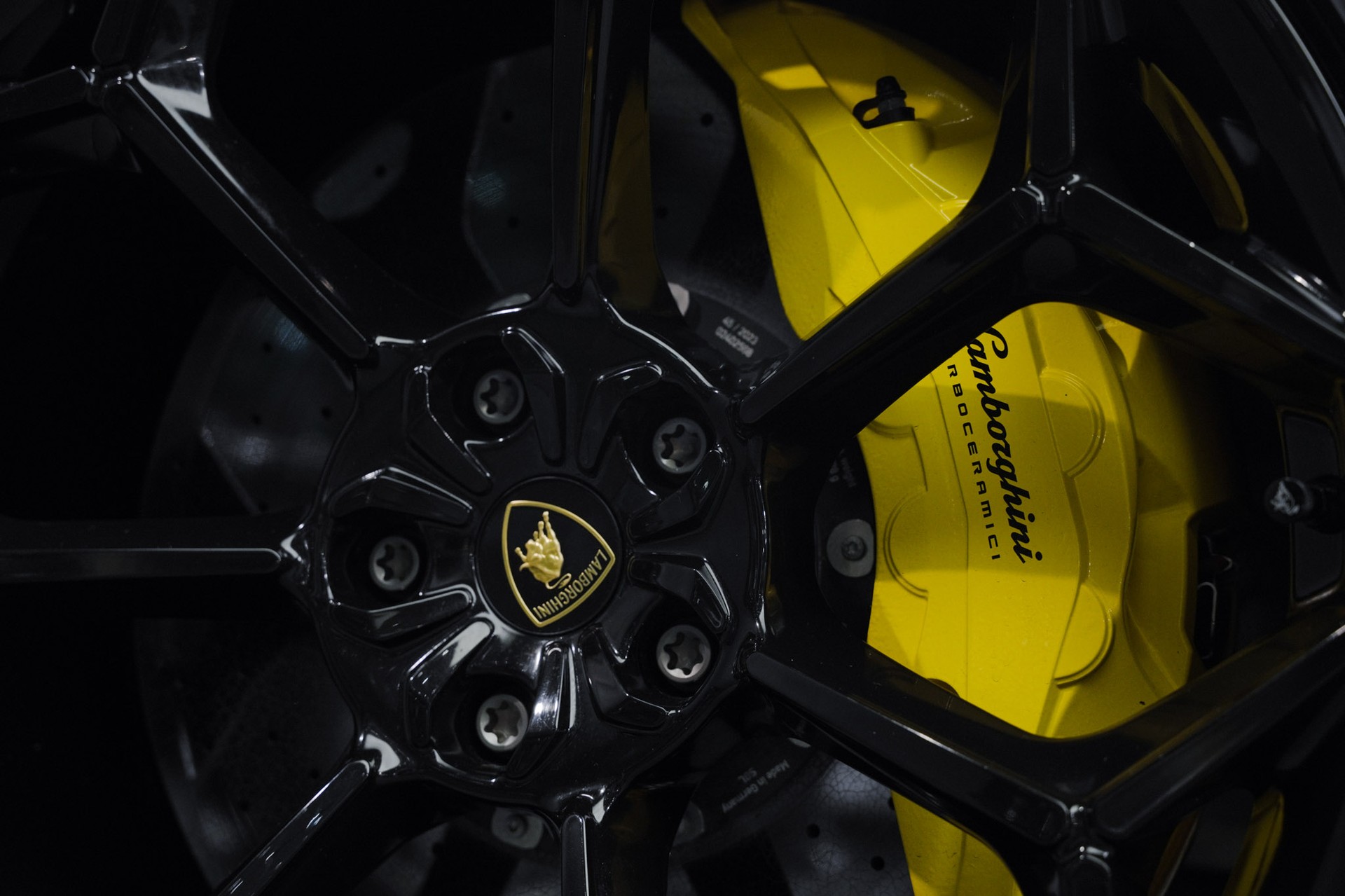 LAMBORGHINI Urus Performante *Full Carbon* *Akrapovic* *B&O*-image-51