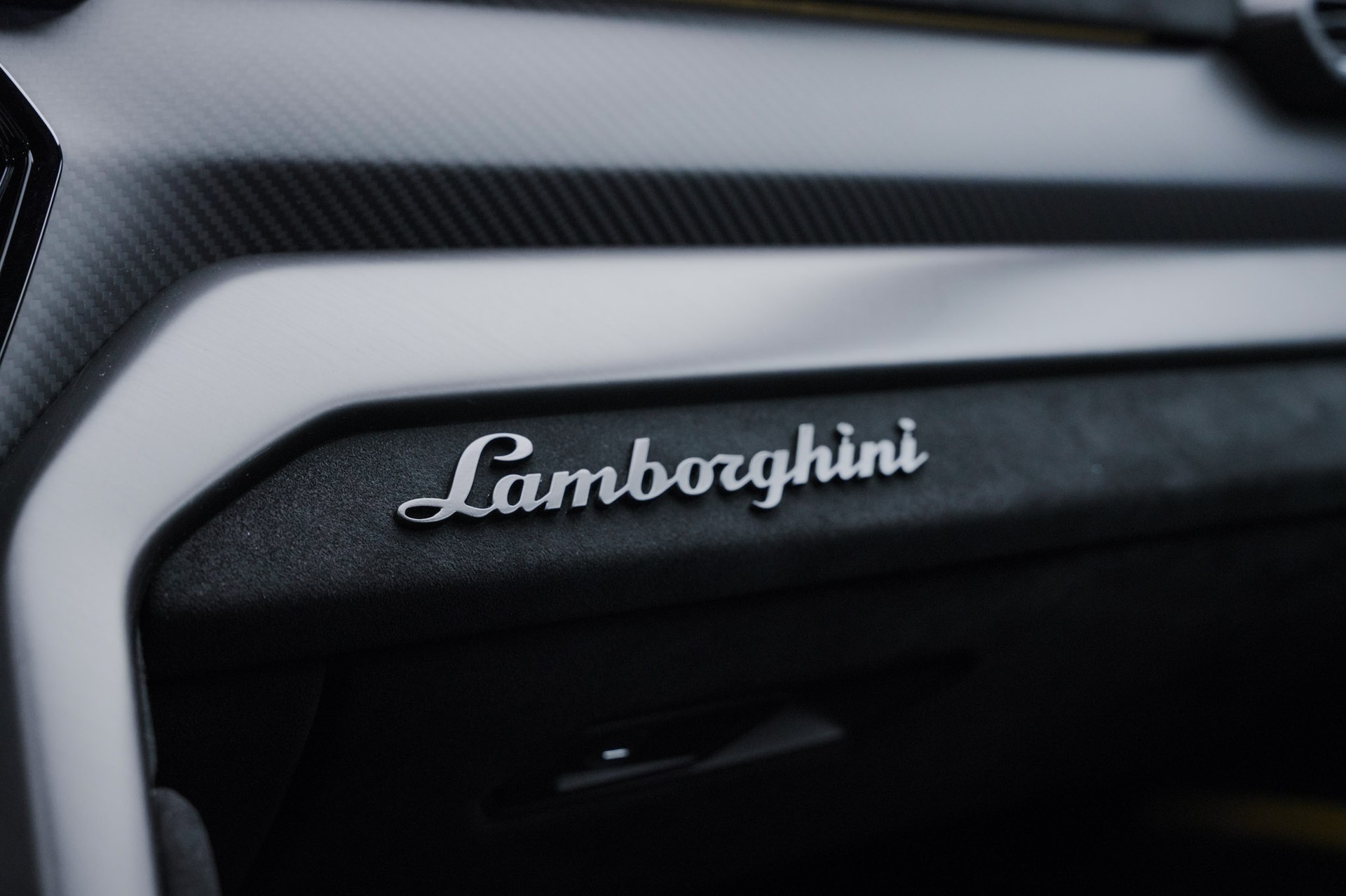 LAMBORGHINI Urus Performante *Full Carbon* *Akrapovic* *B&O*-image-34
