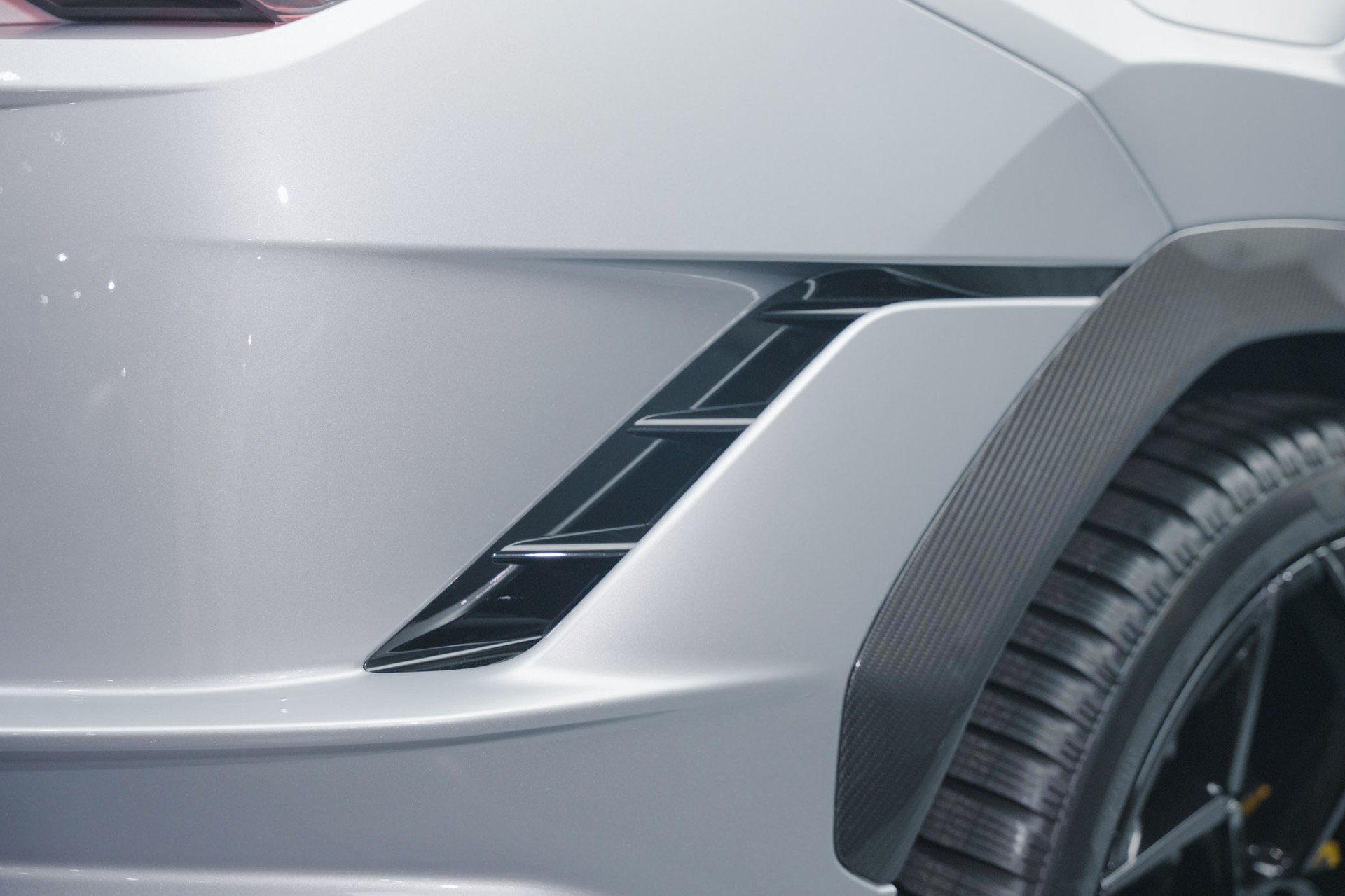 LAMBORGHINI Urus Performante *Full Carbon* *Akrapovic* *B&O*-image-52