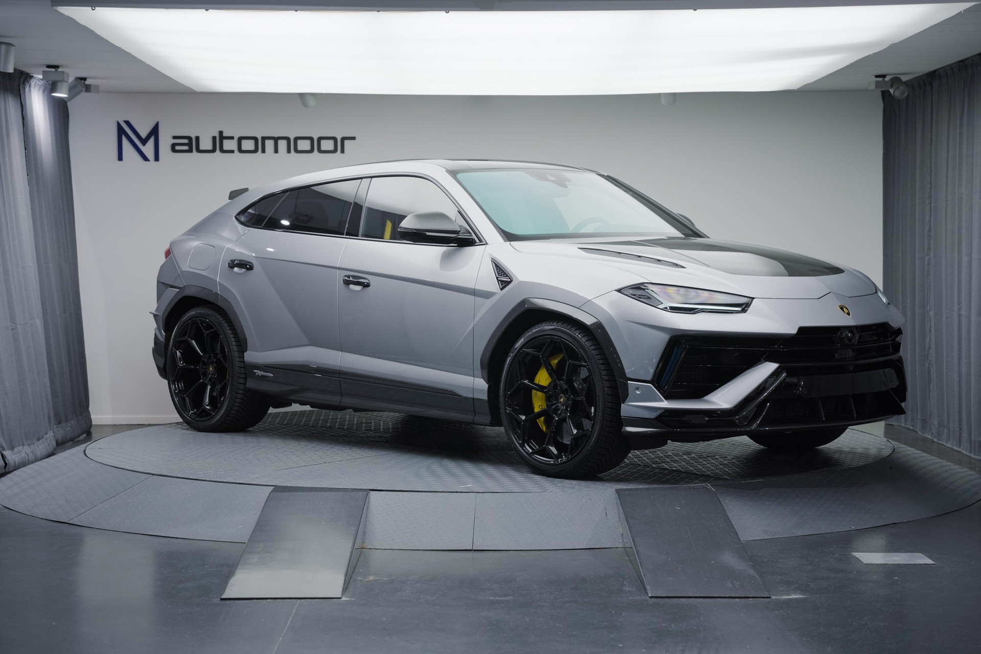 LAMBORGHINI Urus Performante *Full Carbon* *Akrapovic* *B&O*-showroom-element-2