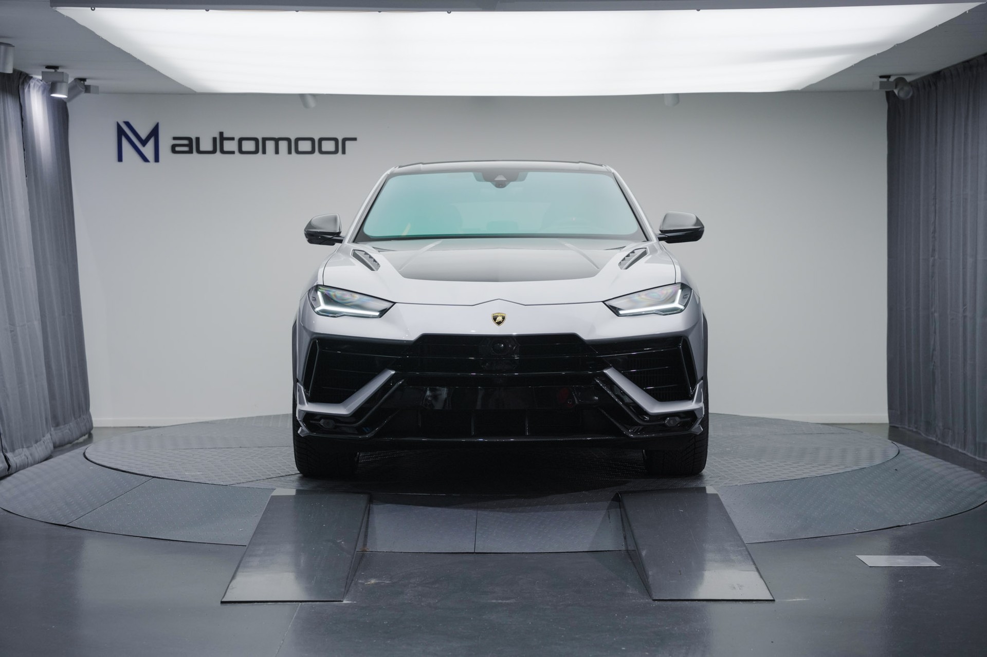LAMBORGHINI Urus Performante *Full Carbon* *Akrapovic* *B&O*-showroom-element-1