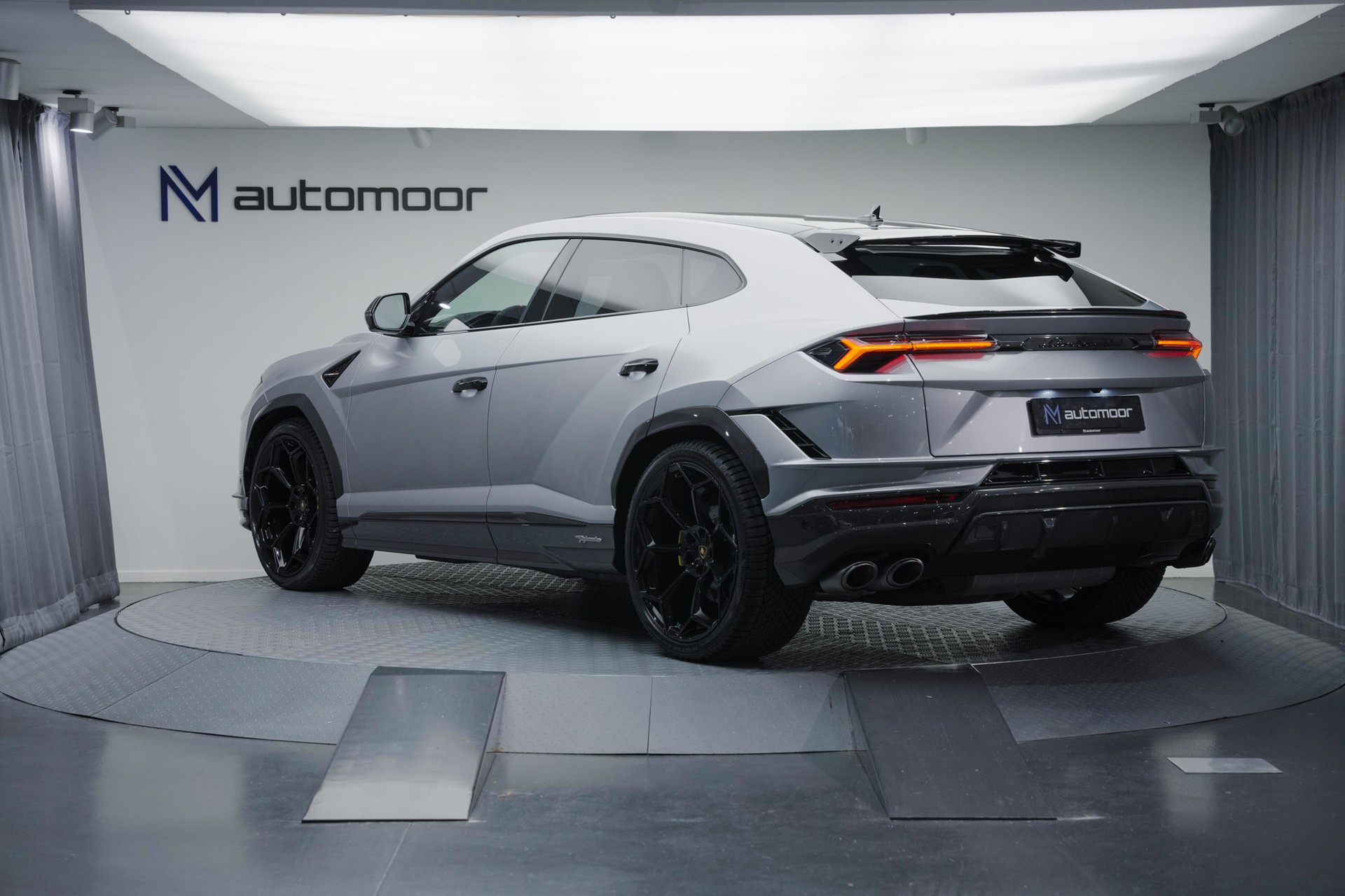 LAMBORGHINI Urus Performante *Full Carbon* *Akrapovic* *B&O*-image-6
