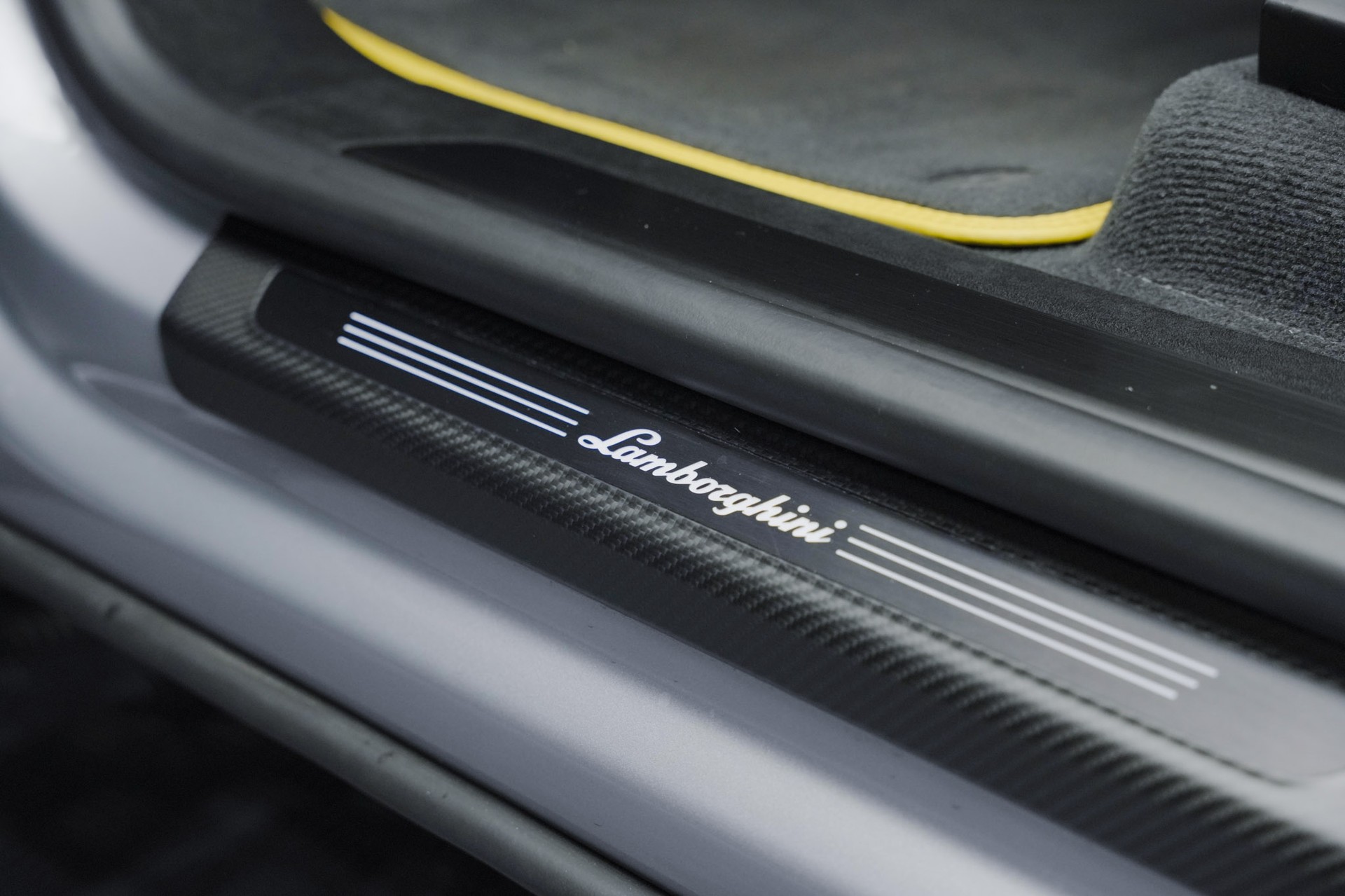 LAMBORGHINI Urus Performante *Full Carbon* *Akrapovic* *B&O*-image-41