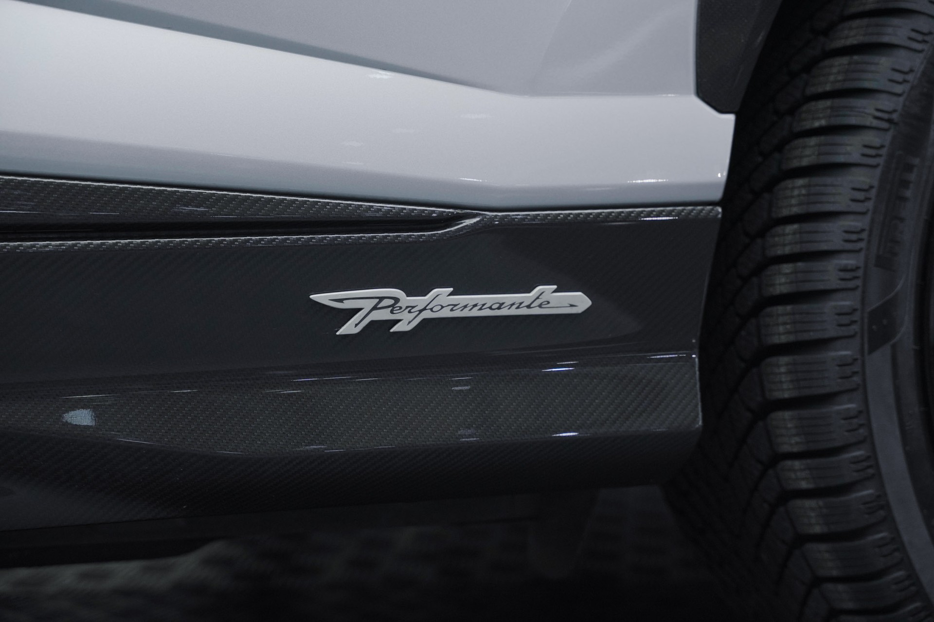 LAMBORGHINI Urus Performante *Full Carbon* *Akrapovic* *B&O*-image-50