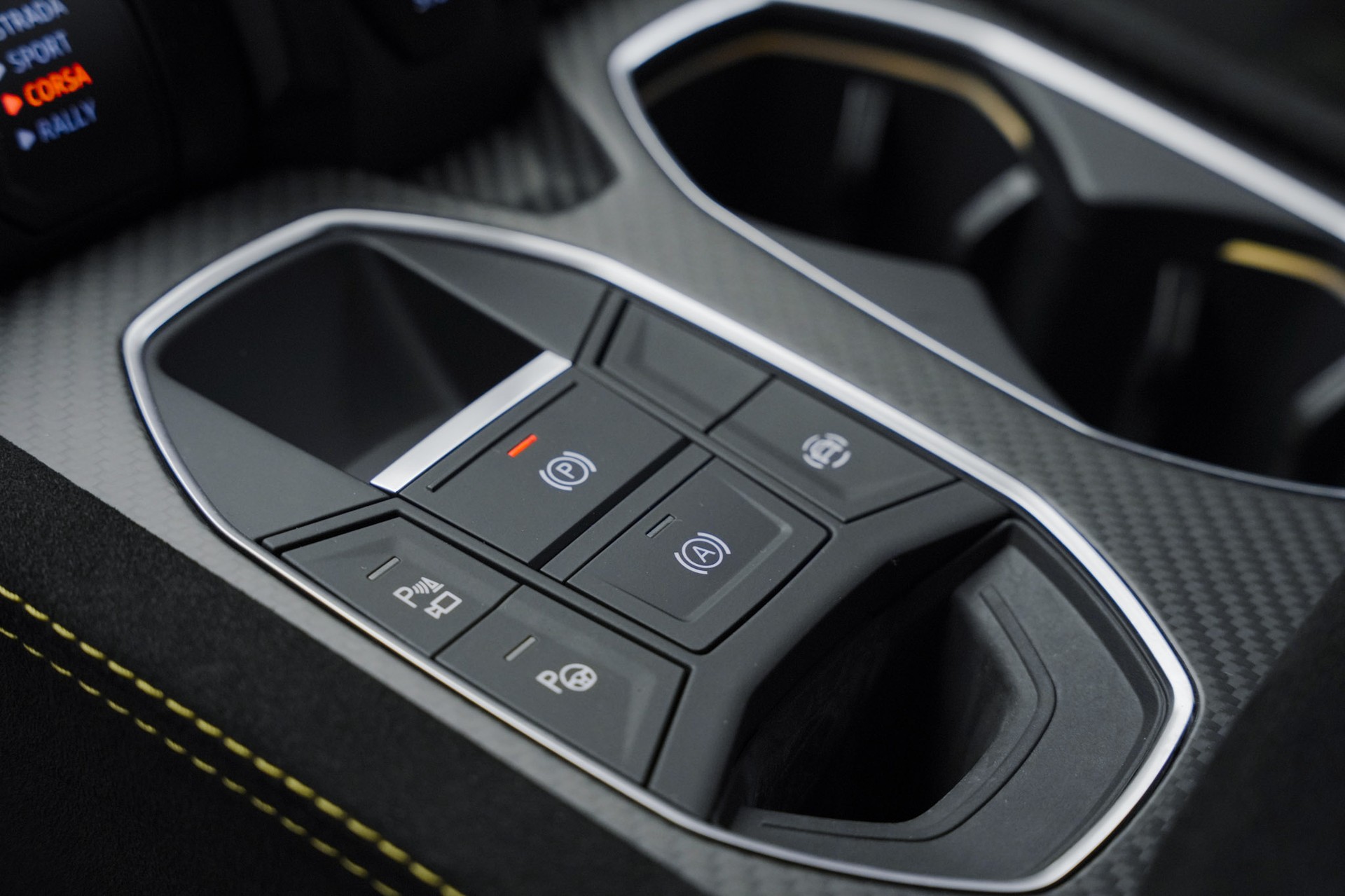 LAMBORGHINI Urus Performante *Full Carbon* *Akrapovic* *B&O*-image-39