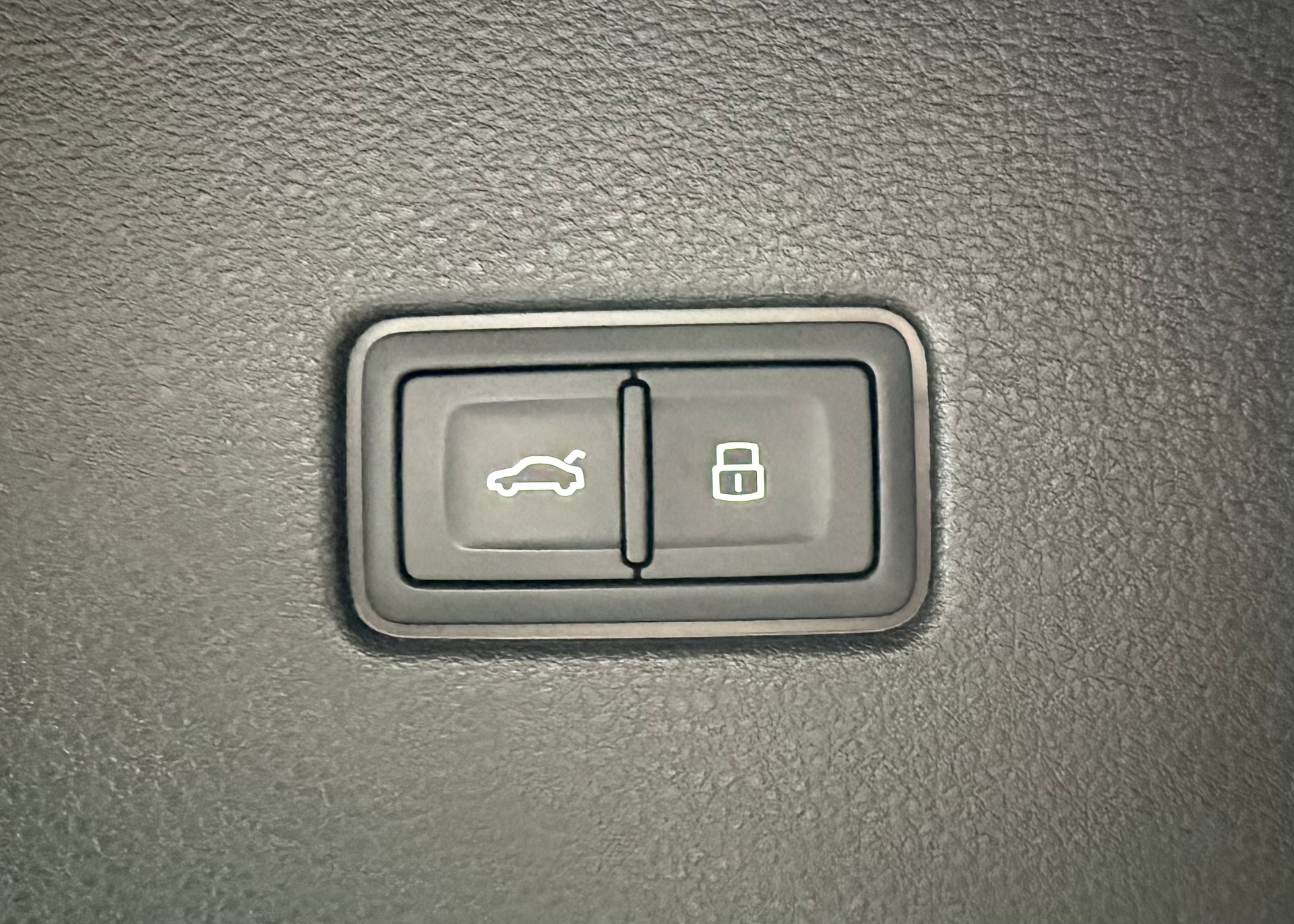 AUDI SQ8 TFSI quattro tiptronic-image-19