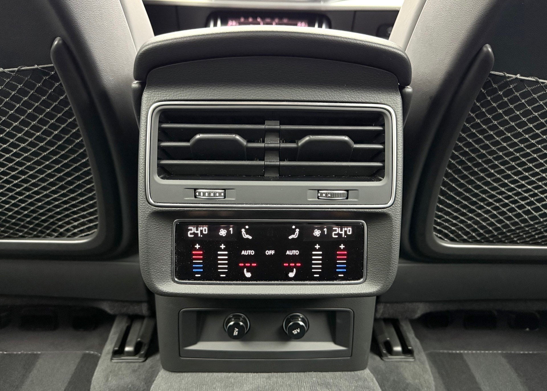 AUDI SQ8 TFSI quattro tiptronic-image-16