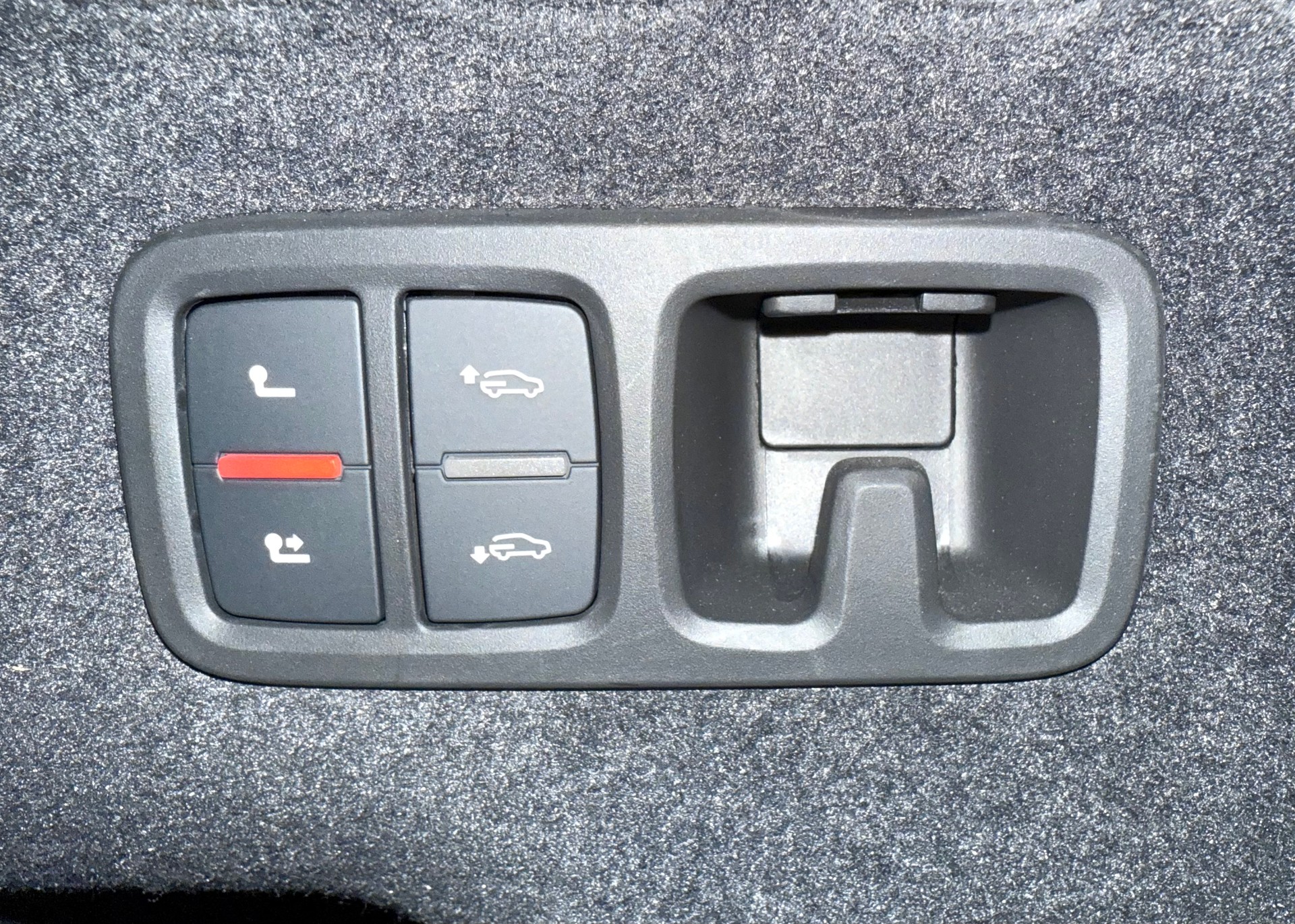 AUDI SQ8 TFSI quattro tiptronic-image-18