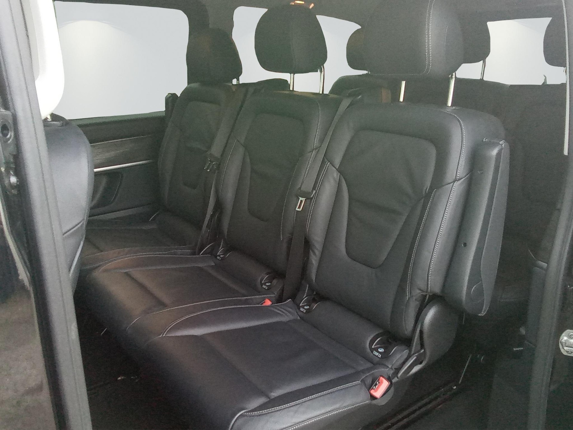 MERCEDES-BENZ V 250 d Avantgarde Lang Van-image-12
