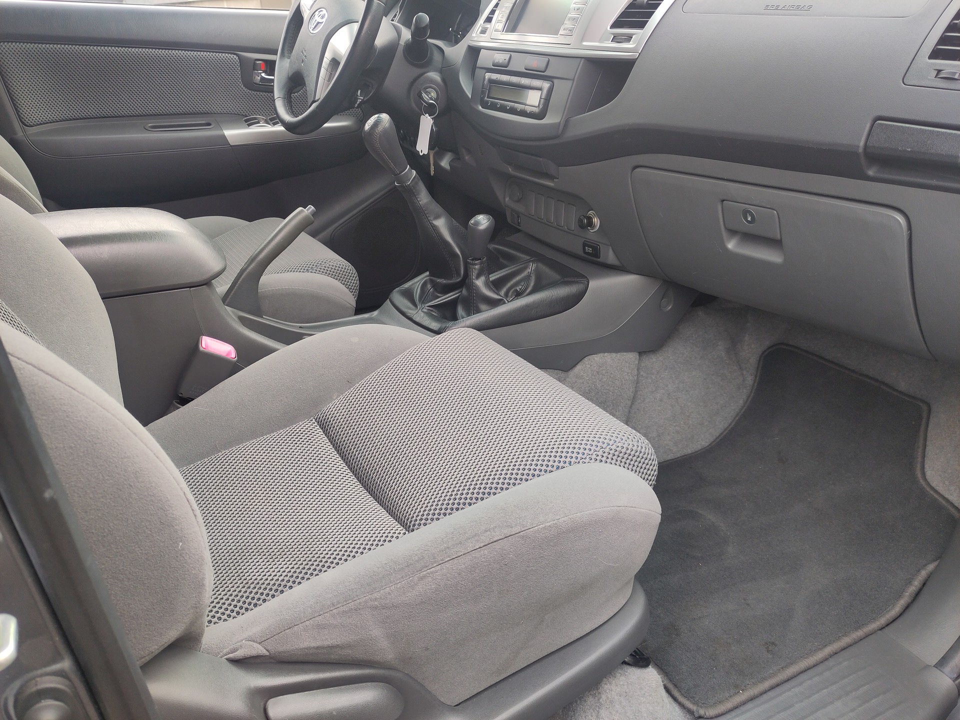 TOYOTA Hilux 3.0 DoubleCab LineaSol-image-6