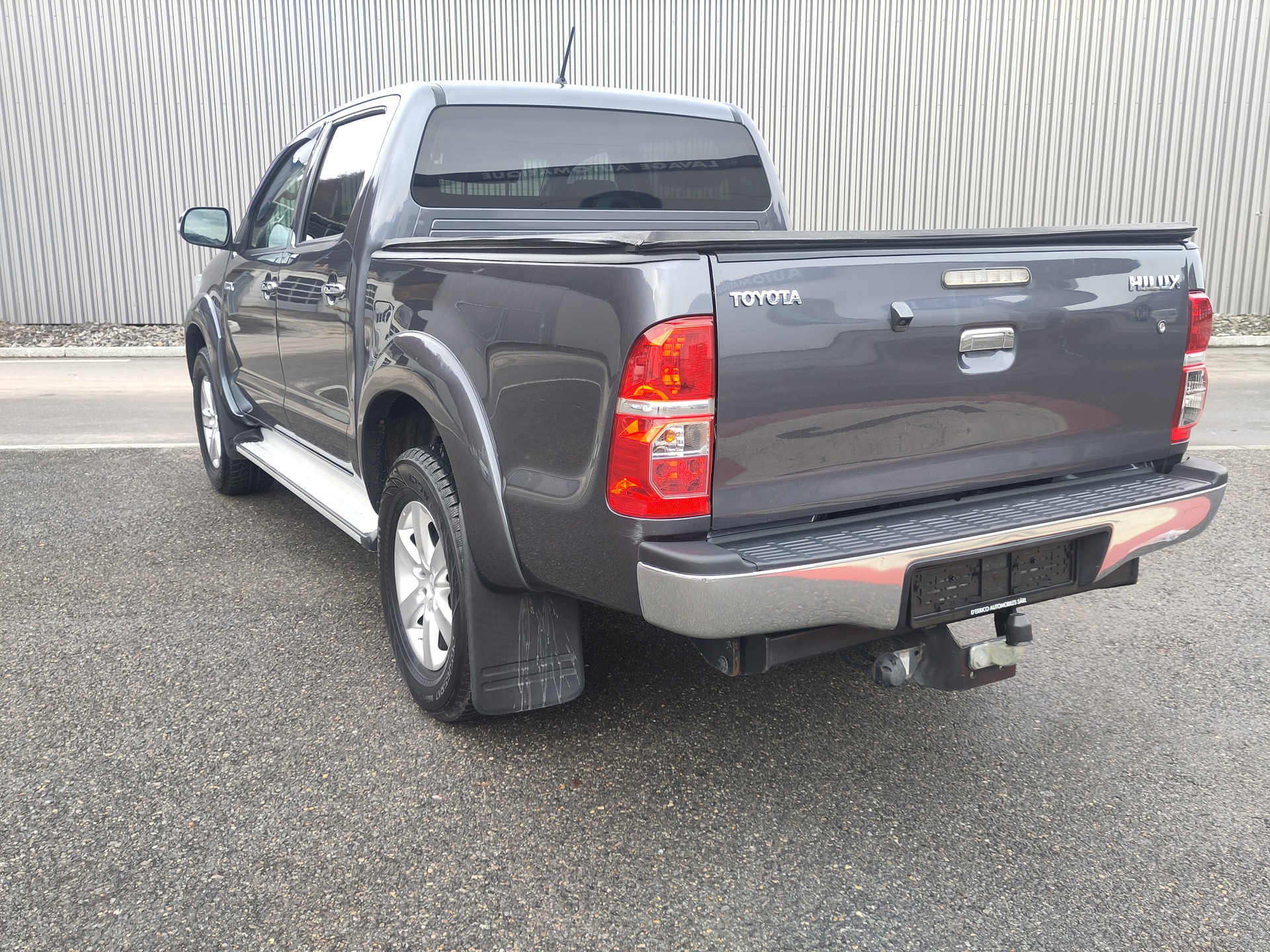 TOYOTA Hilux 3.0 DoubleCab LineaSol-image-2