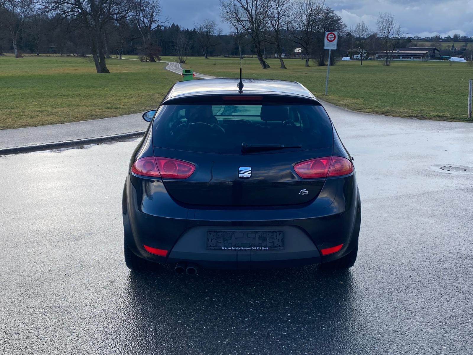 SEAT Leon 2.0 TSI FR DSG-image-3