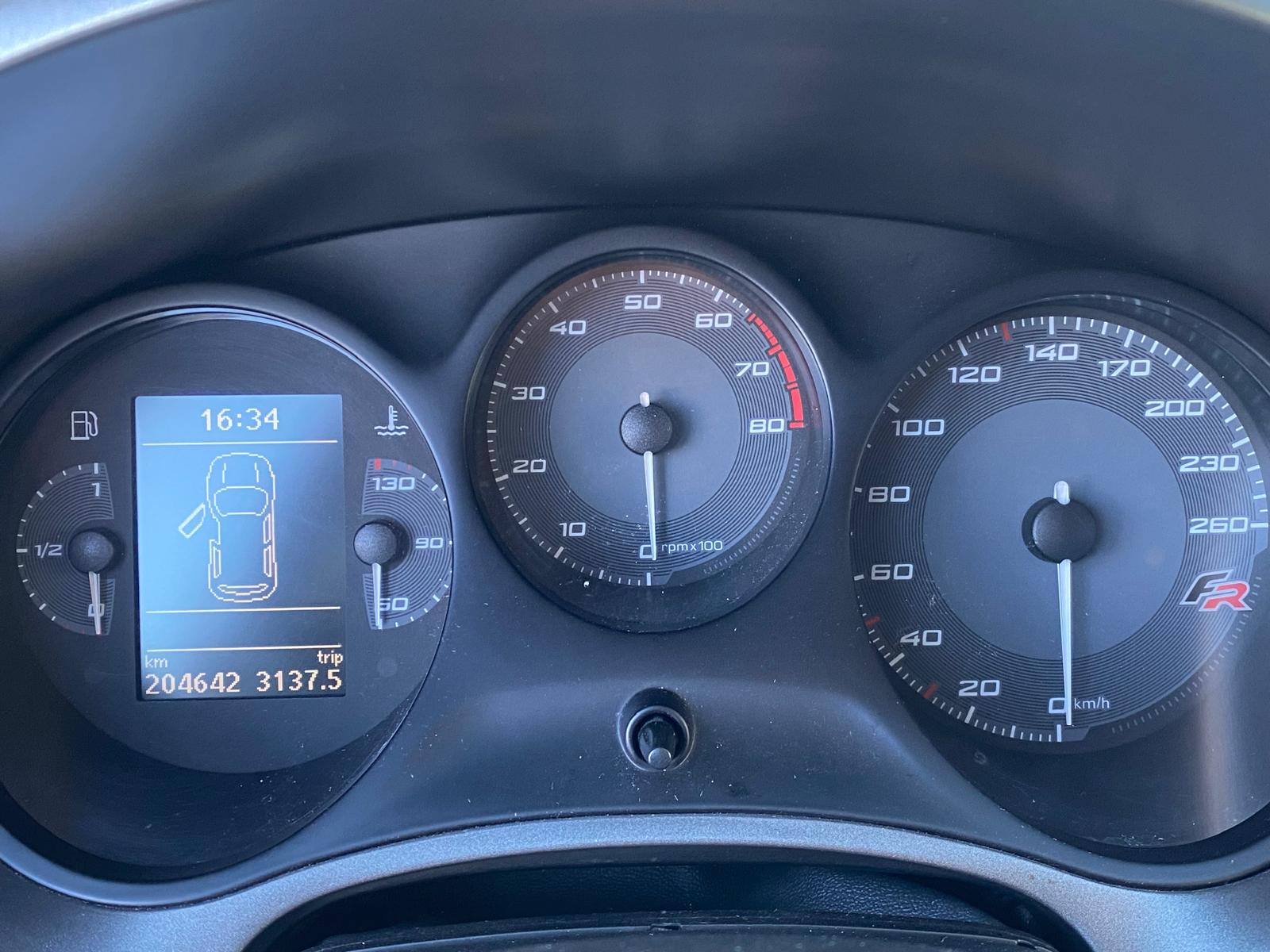 SEAT Leon 2.0 TSI FR DSG-image-13