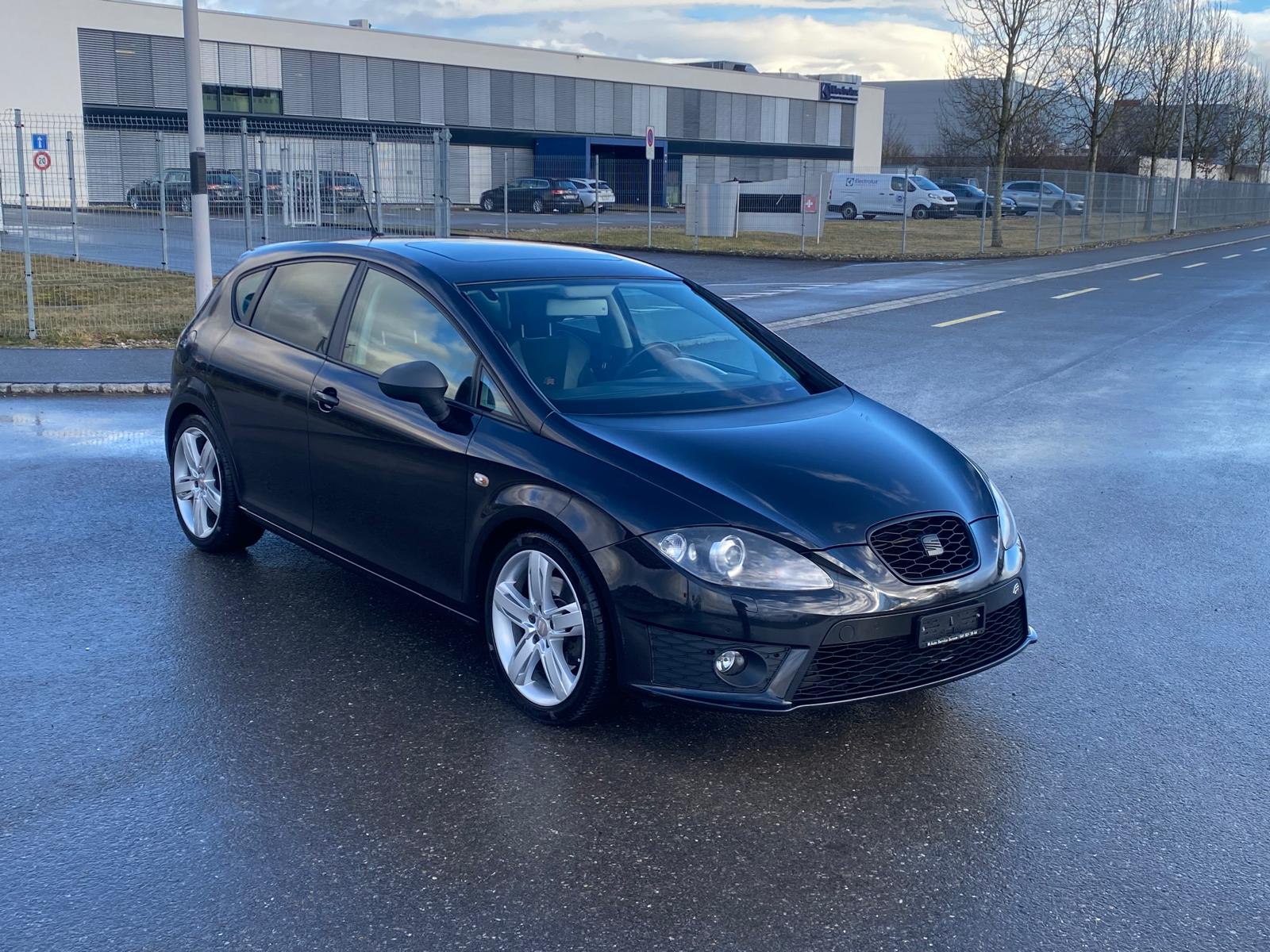 SEAT Leon 2.0 TSI FR DSG-image-1