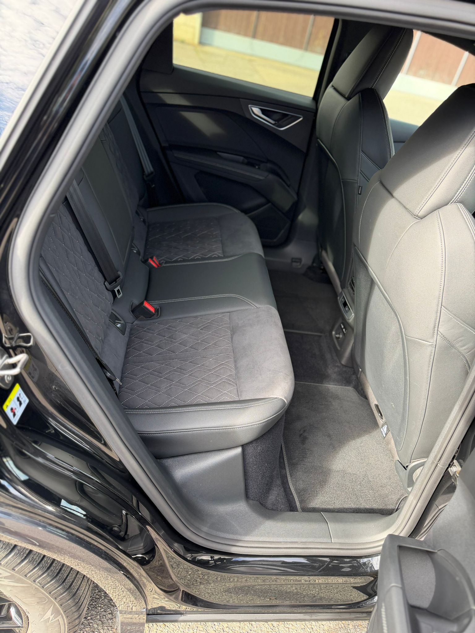AUDI Q4 Sportback e-tron 40-image-15