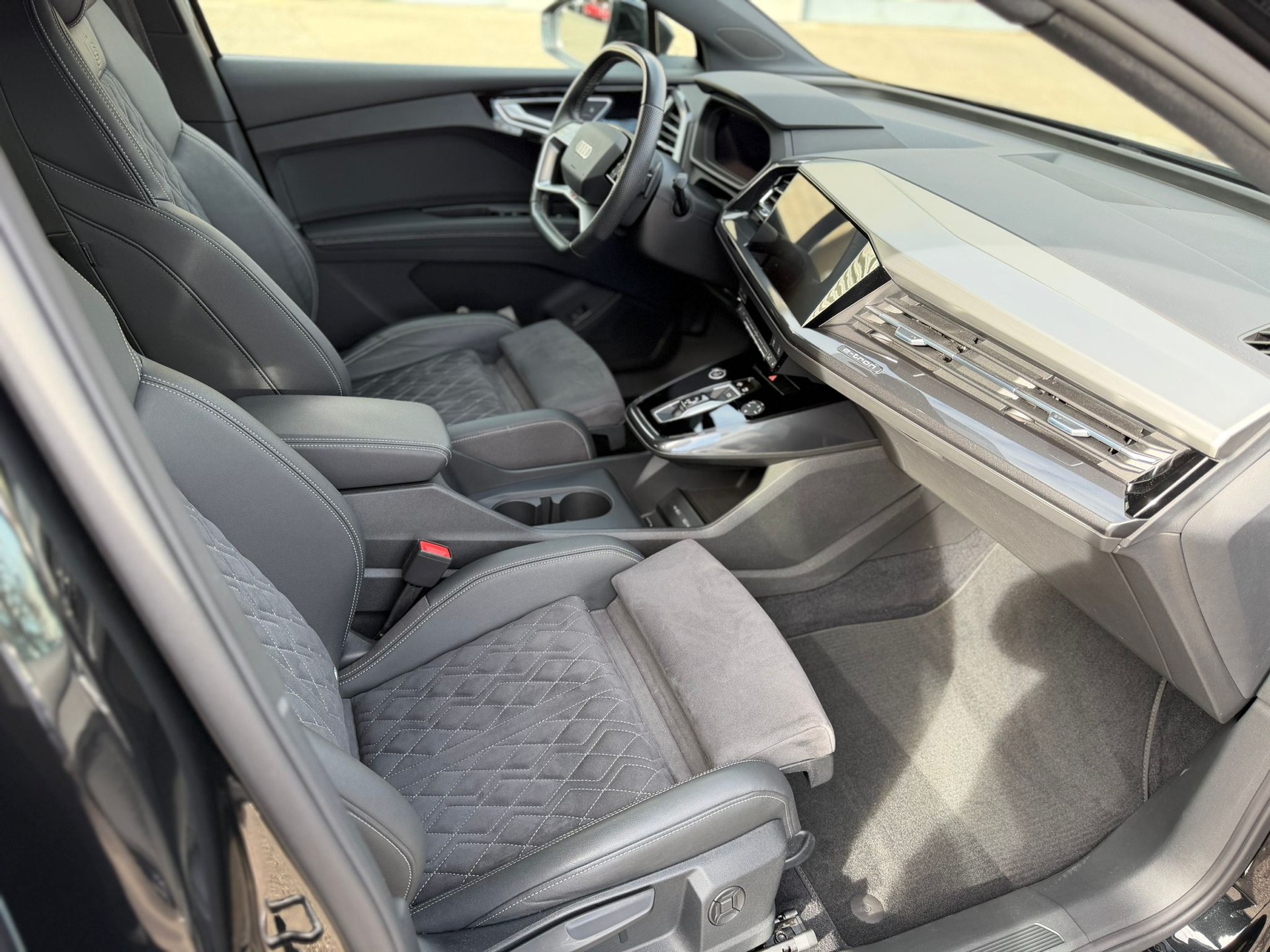 AUDI Q4 Sportback e-tron 40-image-14