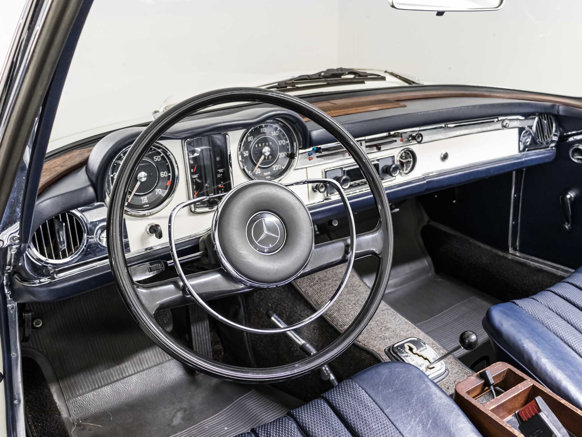 MERCEDES-BENZ SL 250 Pagode-image-8