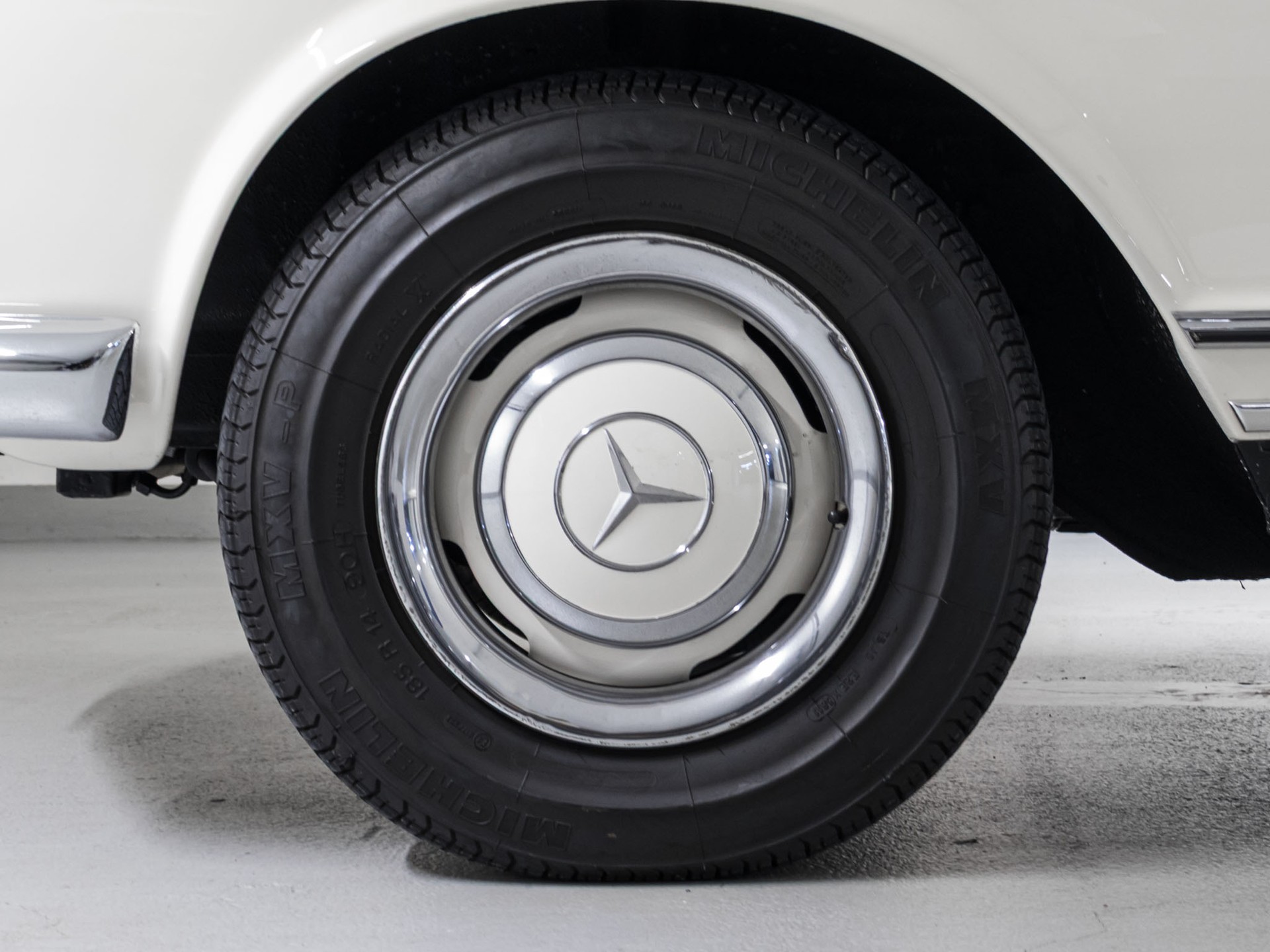 MERCEDES-BENZ SL 250 Pagode-image-13