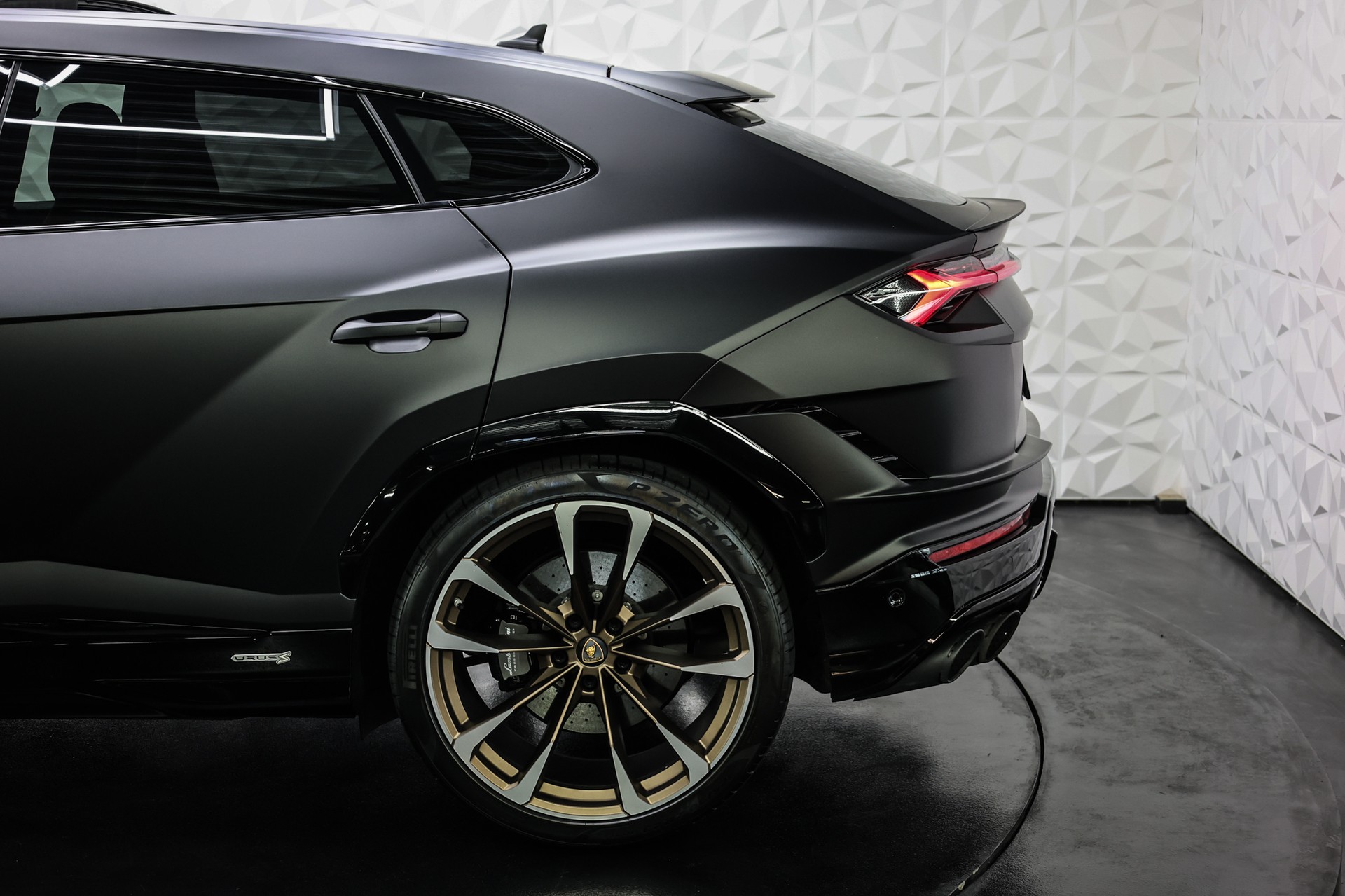 LAMBORGHINI Urus 4.0 S-image-11