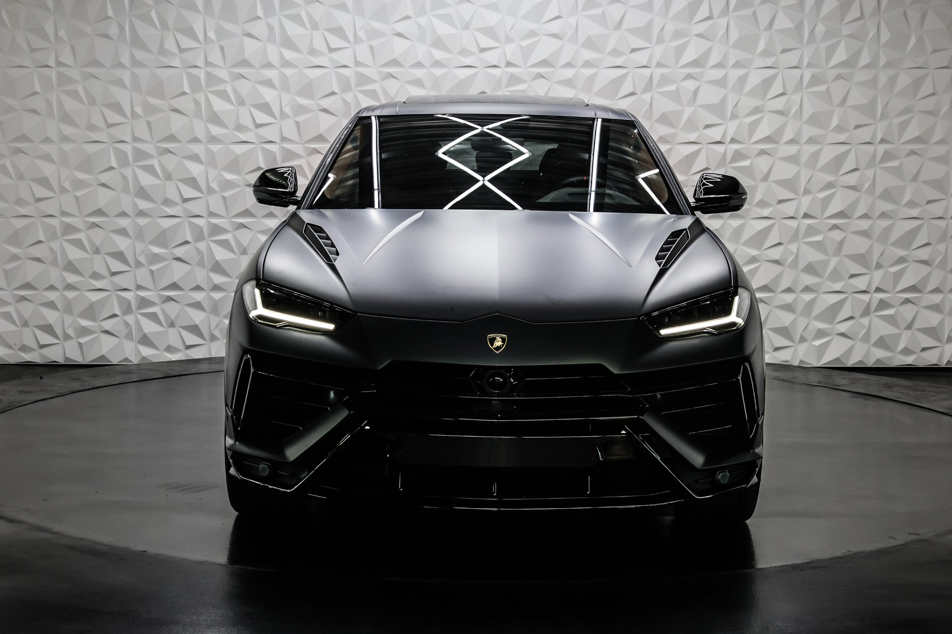 LAMBORGHINI Urus 4.0 S-showroom-element-1