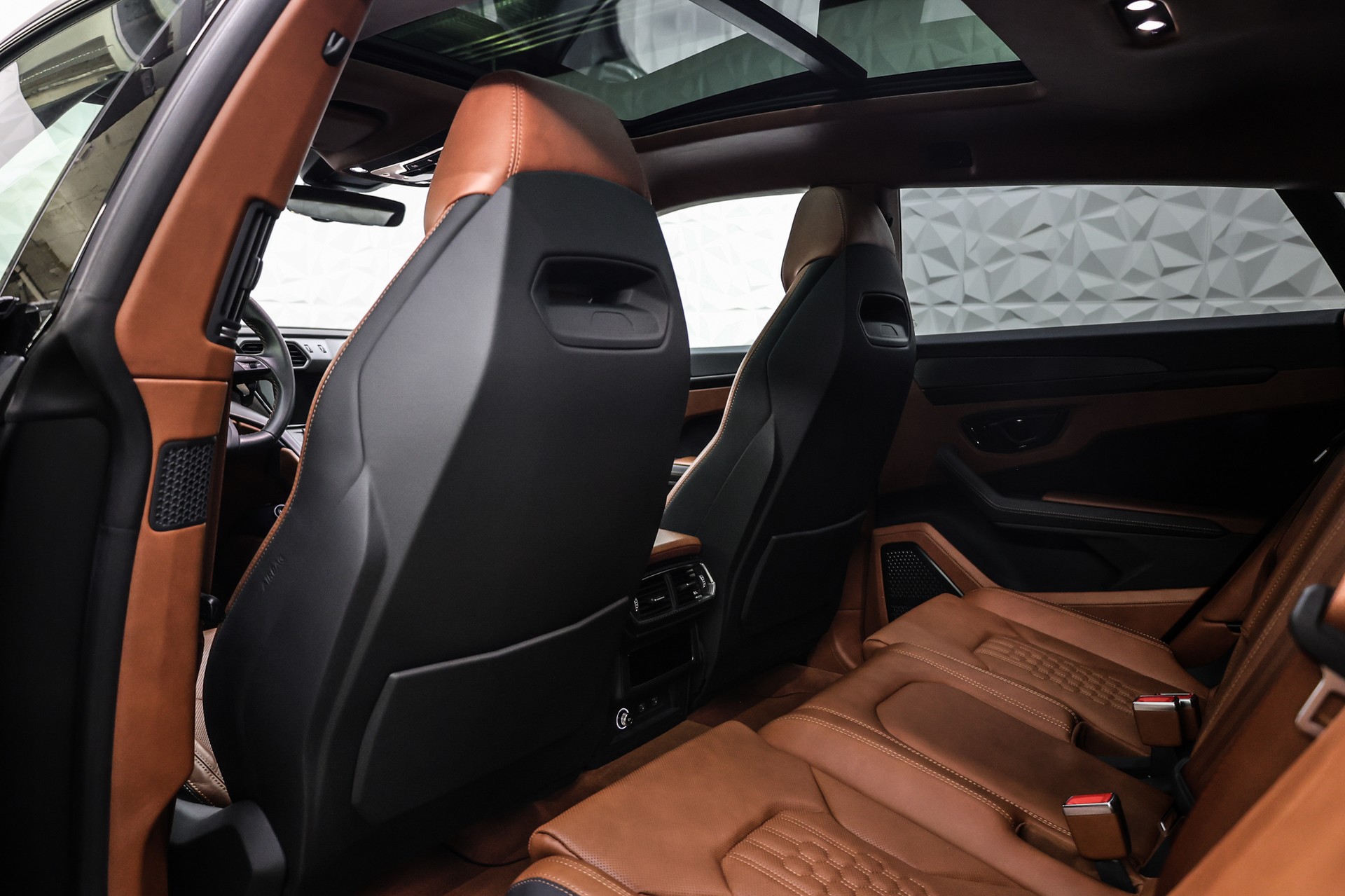 LAMBORGHINI Urus 4.0 S-image-24
