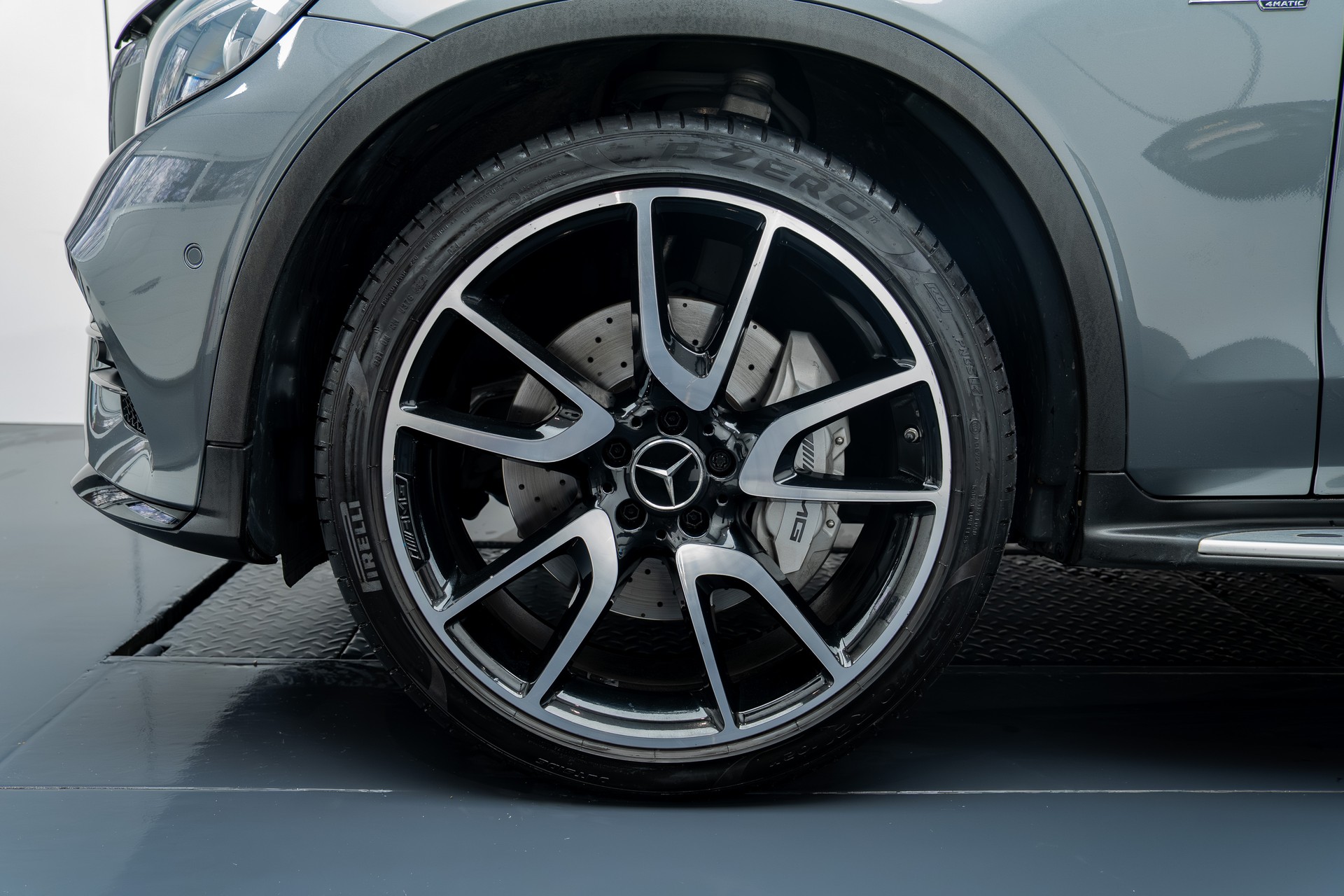 MERCEDES-BENZ GLC 43 AMG 4Matic 9G-Tronic-showroom-element-3
