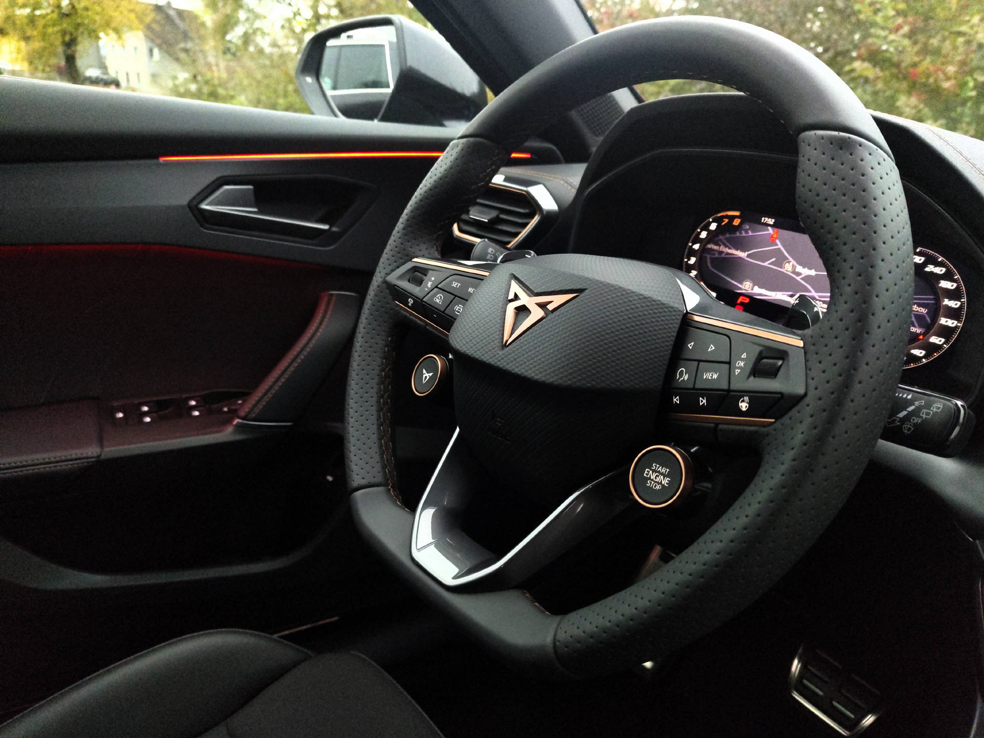 CUPRA Formentor 1.5 eTSI DSG-image-10