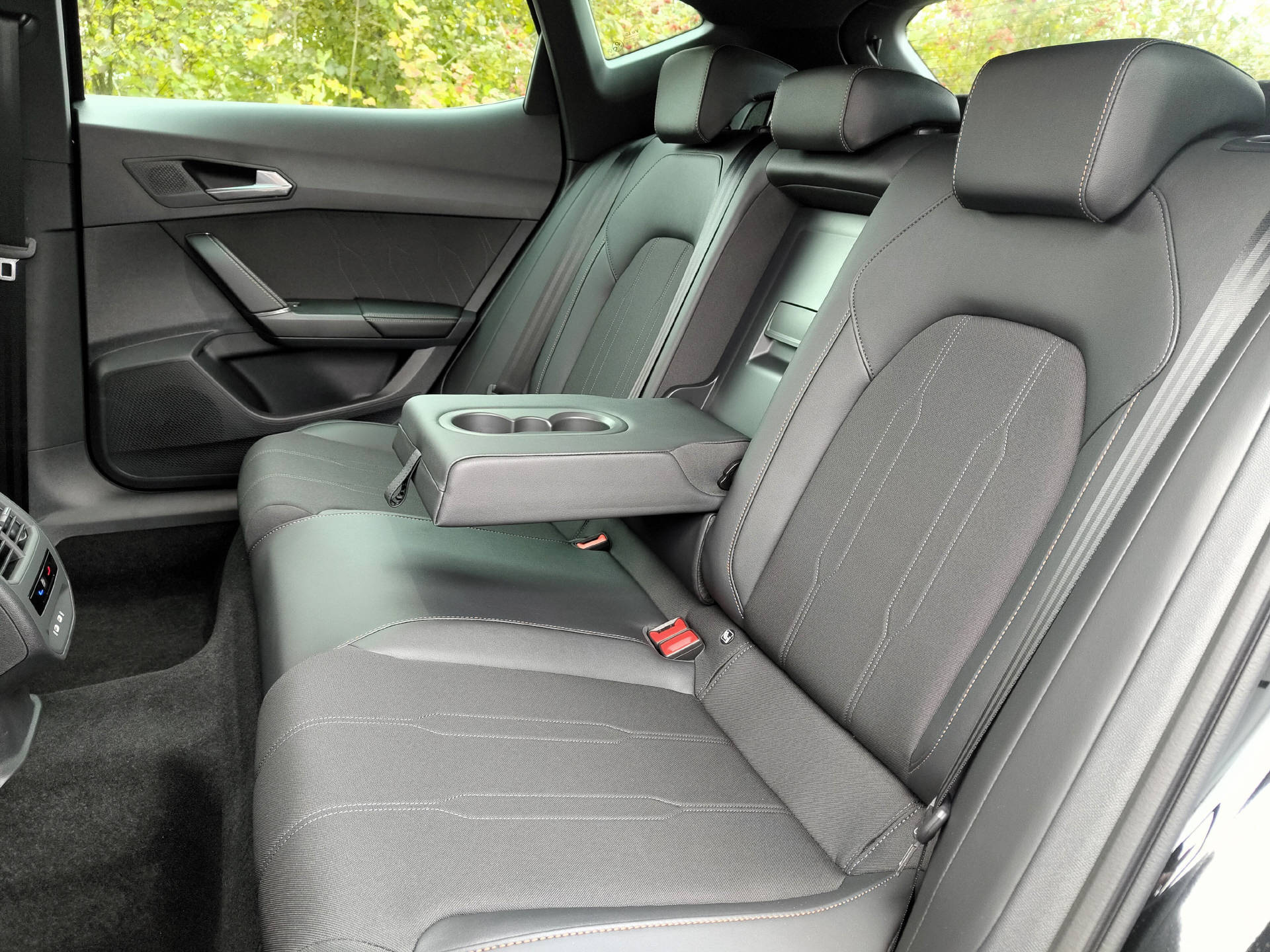 CUPRA Formentor 1.5 eTSI DSG-image-6