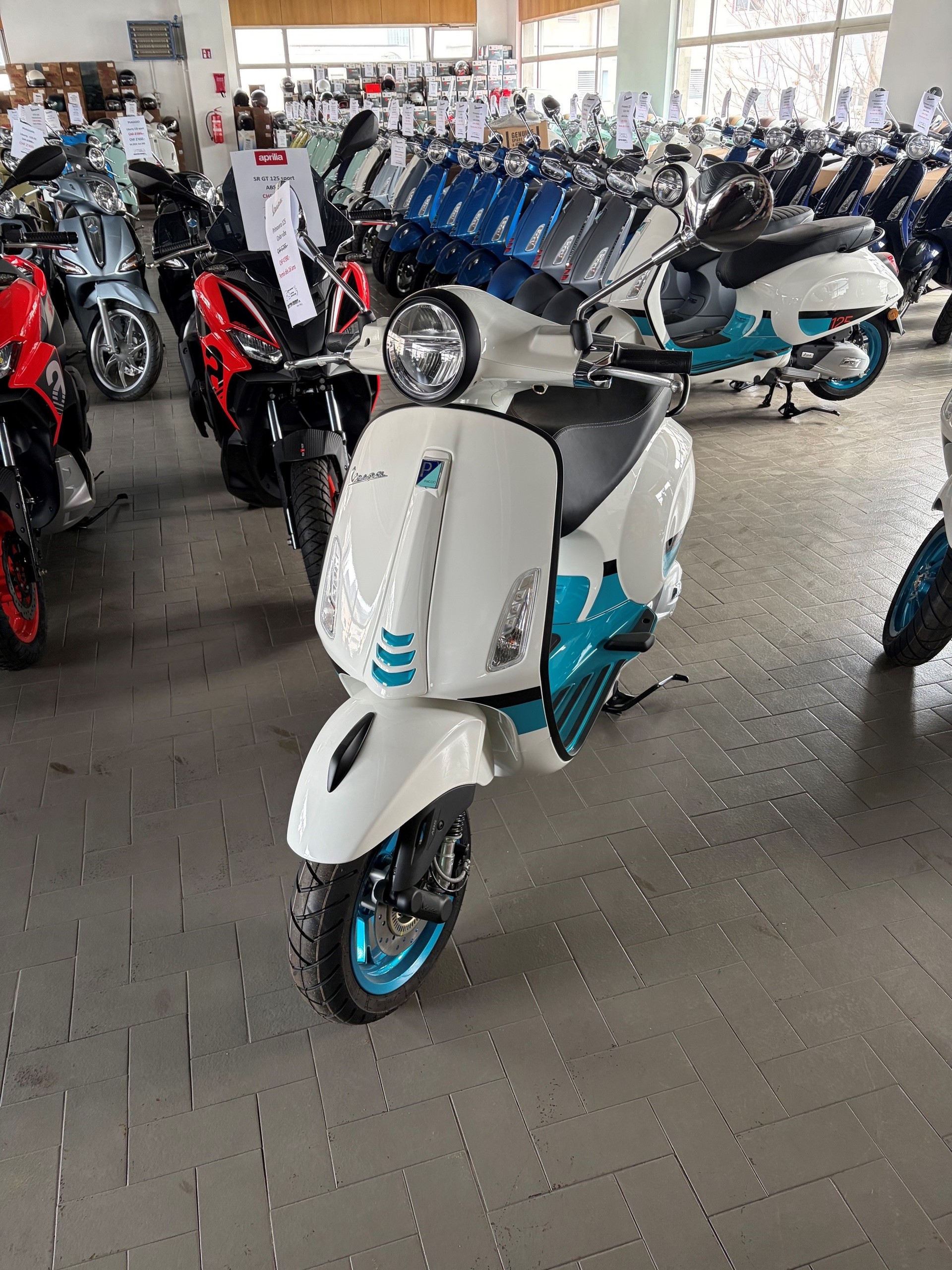 PIAGGIO Vespa 125 Primavera ABS Color Vibe-image-1