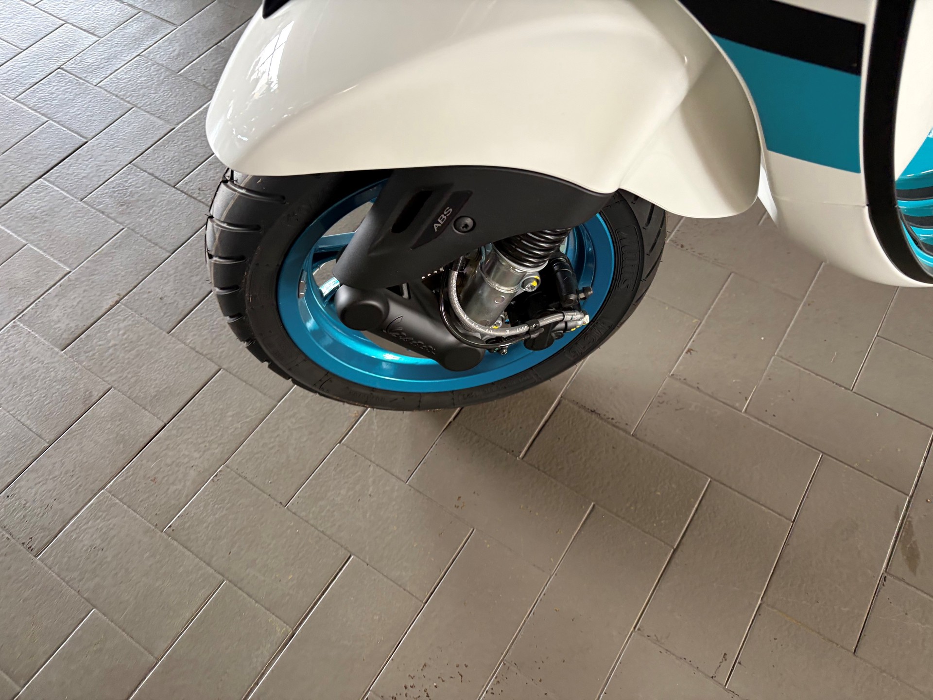 PIAGGIO Vespa 125 Primavera ABS Color Vibe-image-3