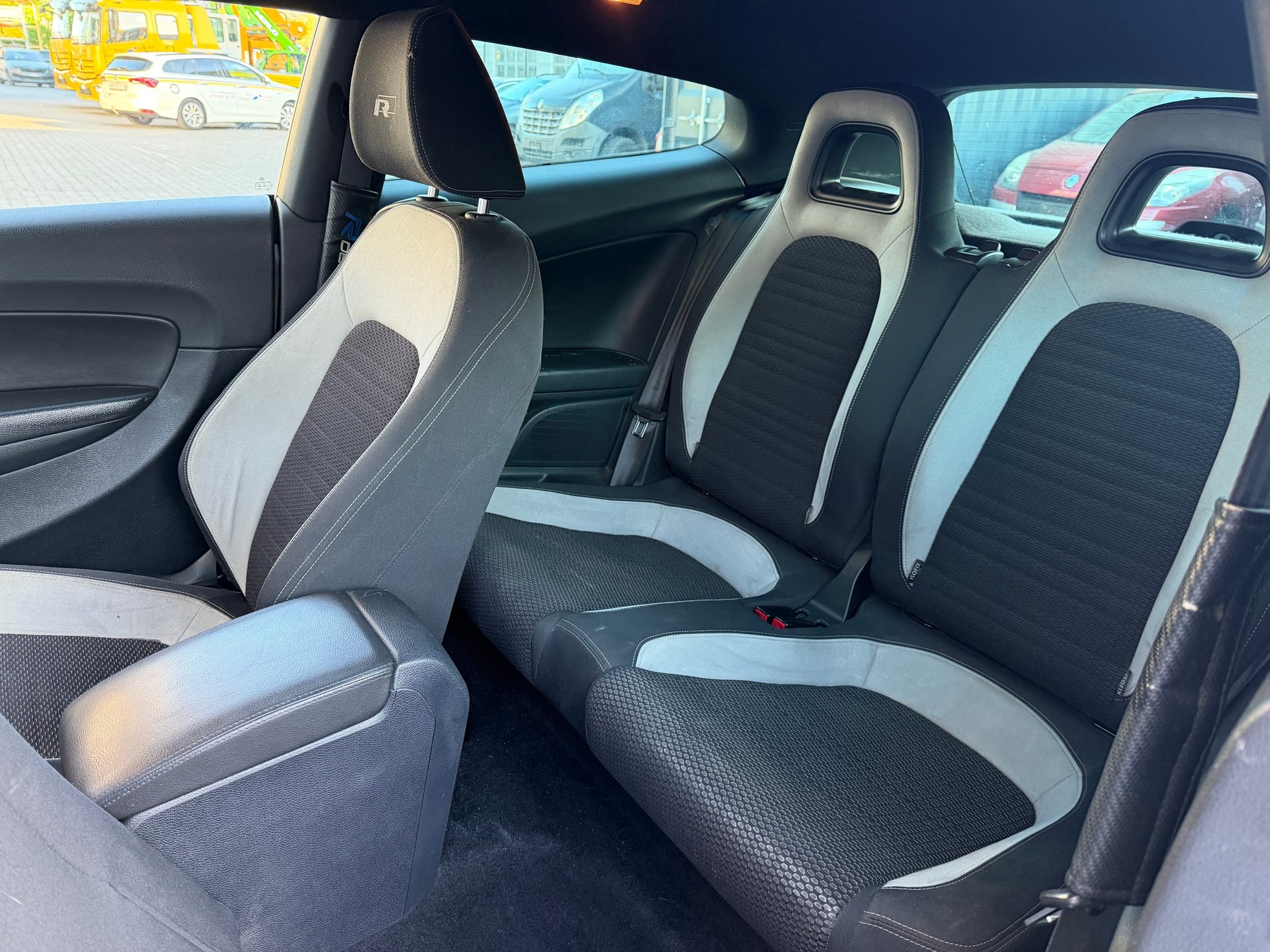 VW Scirocco 1.4 TSI R-Line Design-image-13