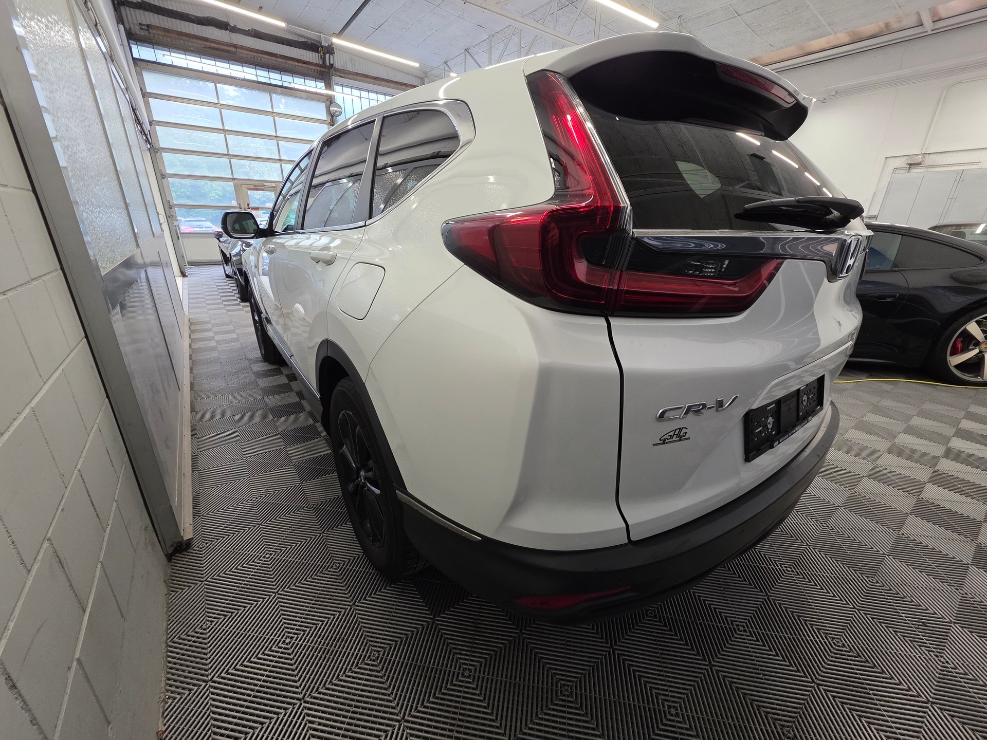 HONDA CR-V 2.0i MMD Hybrid Sport Line 4WD Automatic-image-5