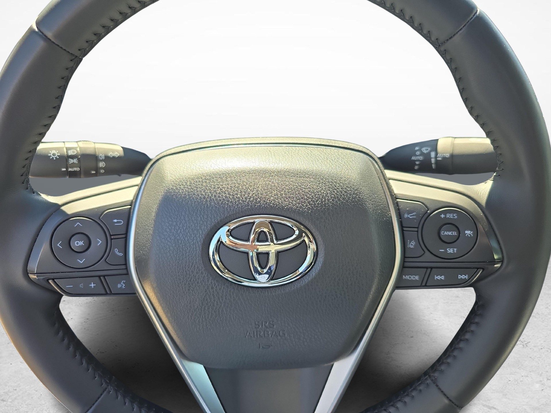 TOYOTA Camry 2.5 HSD Business-image-17