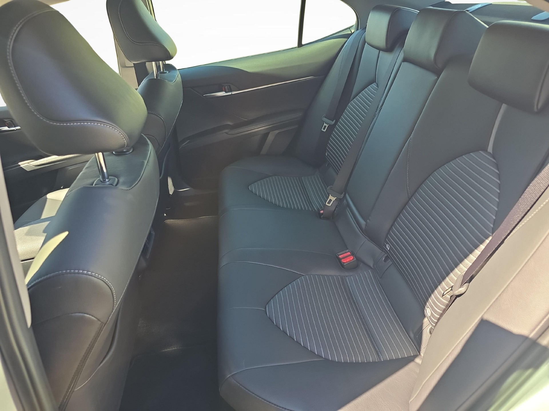 TOYOTA Camry 2.5 HSD Business-image-10