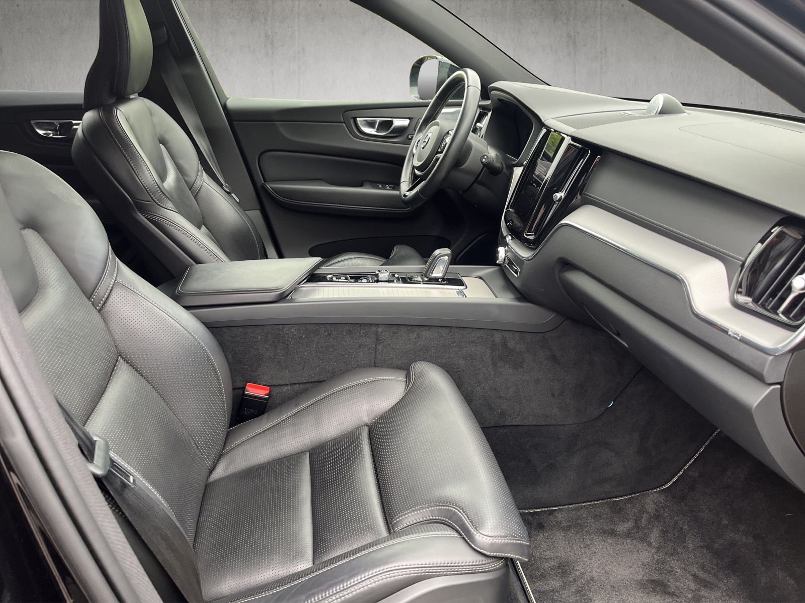 VOLVO XC60 2.0 T8 TE Polestar eAWD-image-12