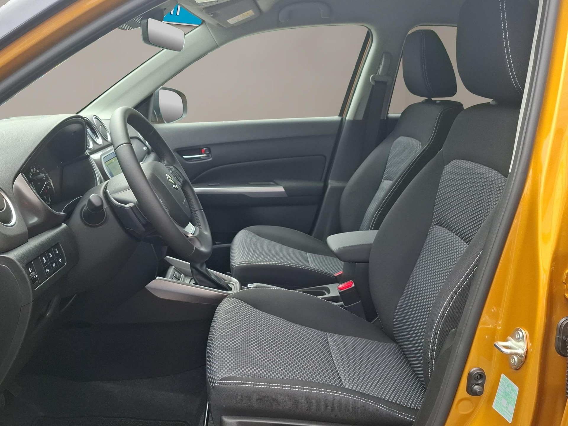 SUZUKI Vitara 1.4 T Sakura Hybrid 4x4-image-5