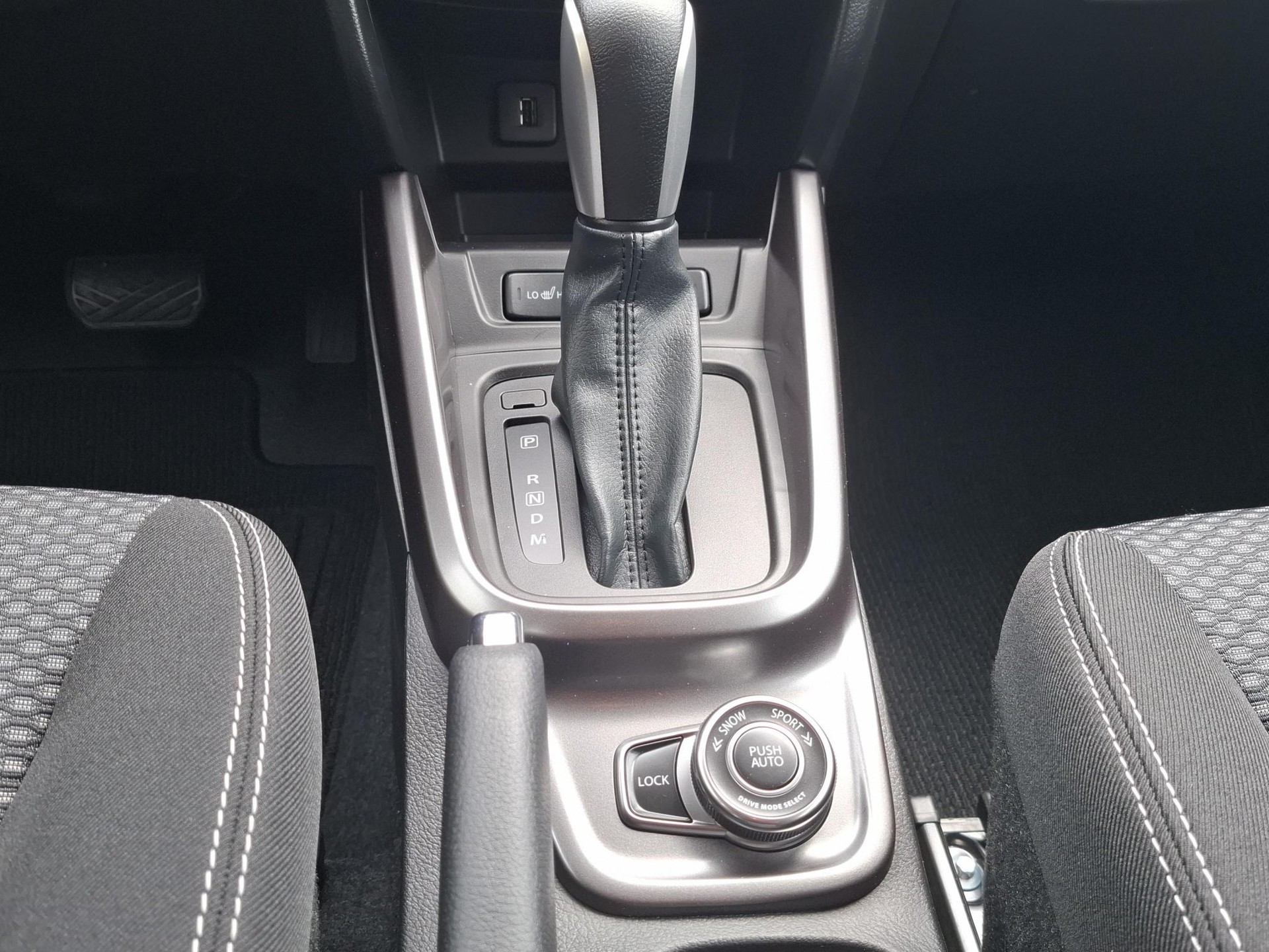 SUZUKI Vitara 1.4 T Sakura Hybrid 4x4-image-9