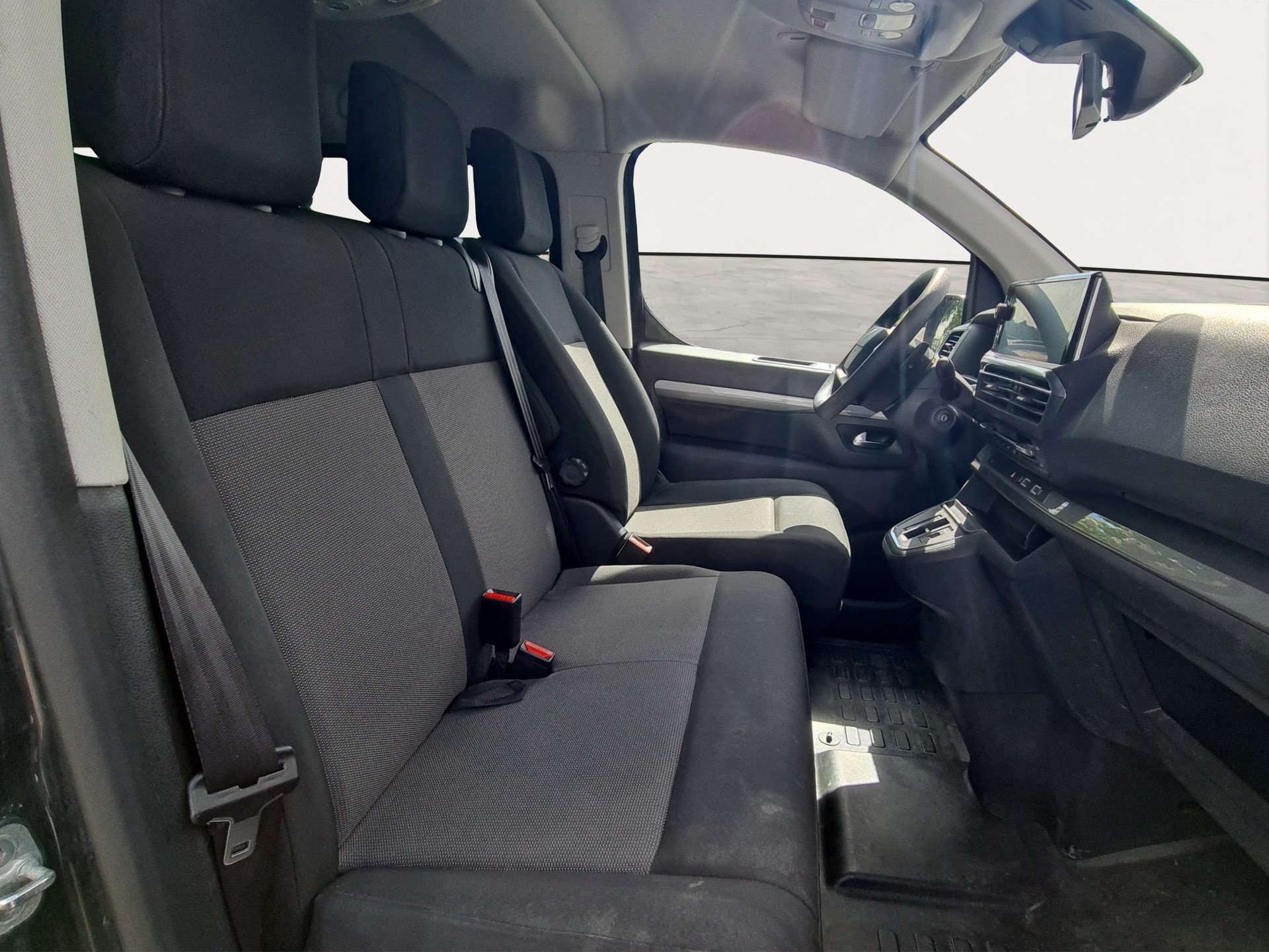 PEUGEOT Traveller 2.0 BlueHDi Business Long EAT8-image-13