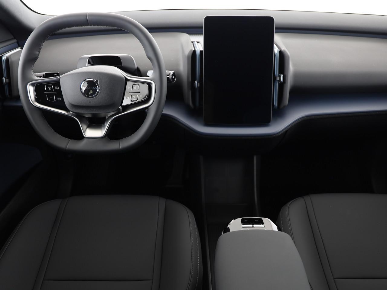 VOLVO EX30 E60 Plus Swiss Black Edition-image-14