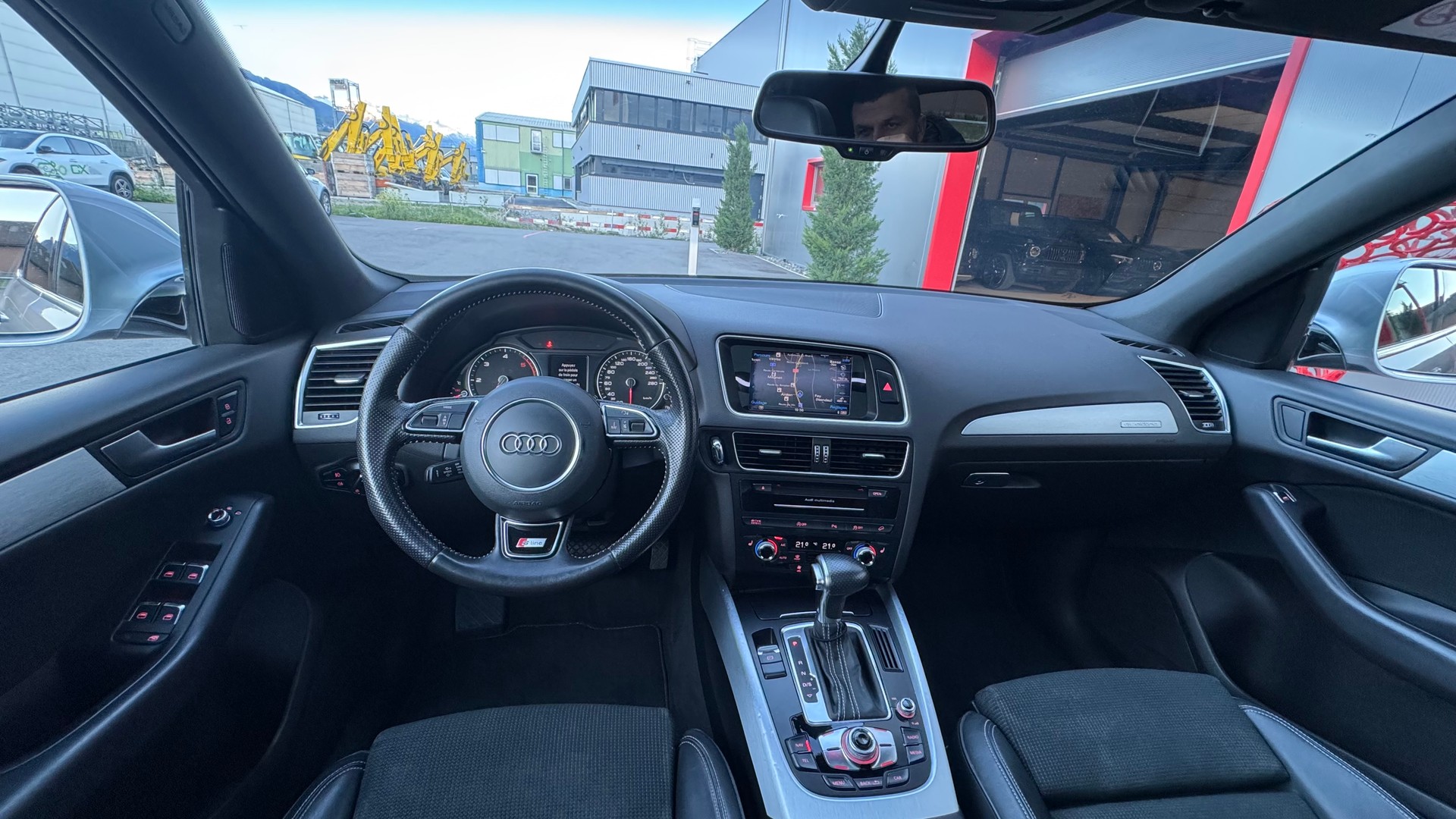 AUDI Q5 2.0 TDI quattro S-tronic-image-14