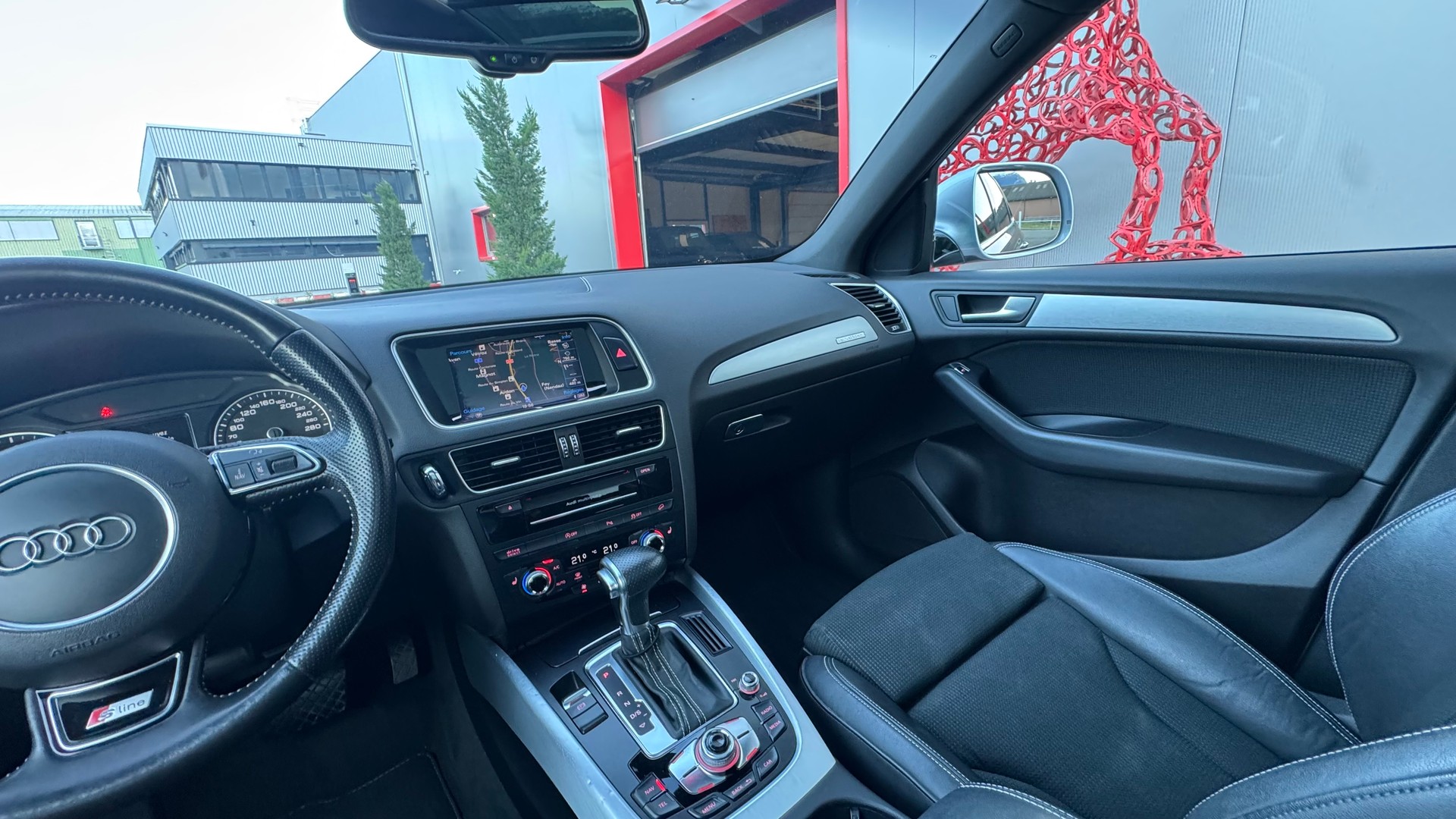 AUDI Q5 2.0 TDI quattro S-tronic-image-15