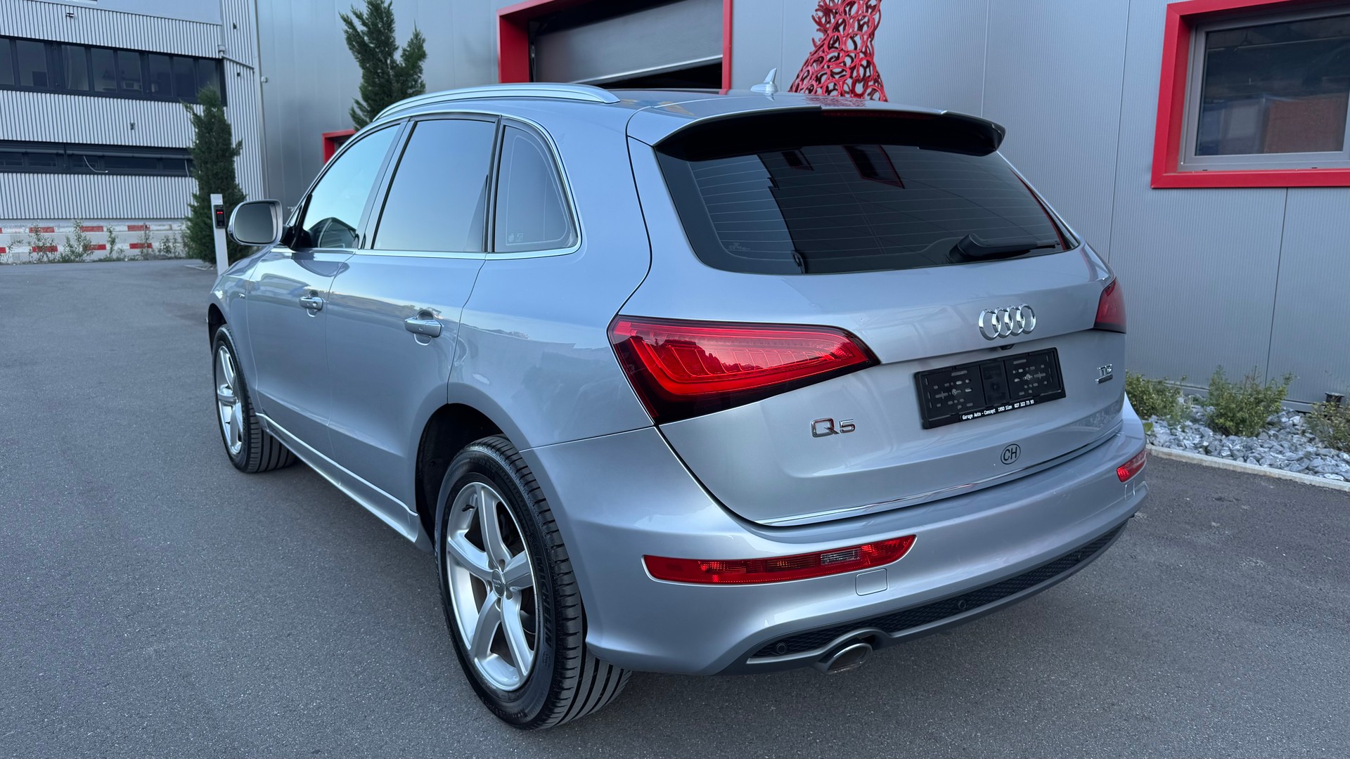 AUDI Q5 2.0 TDI quattro S-tronic-image-3