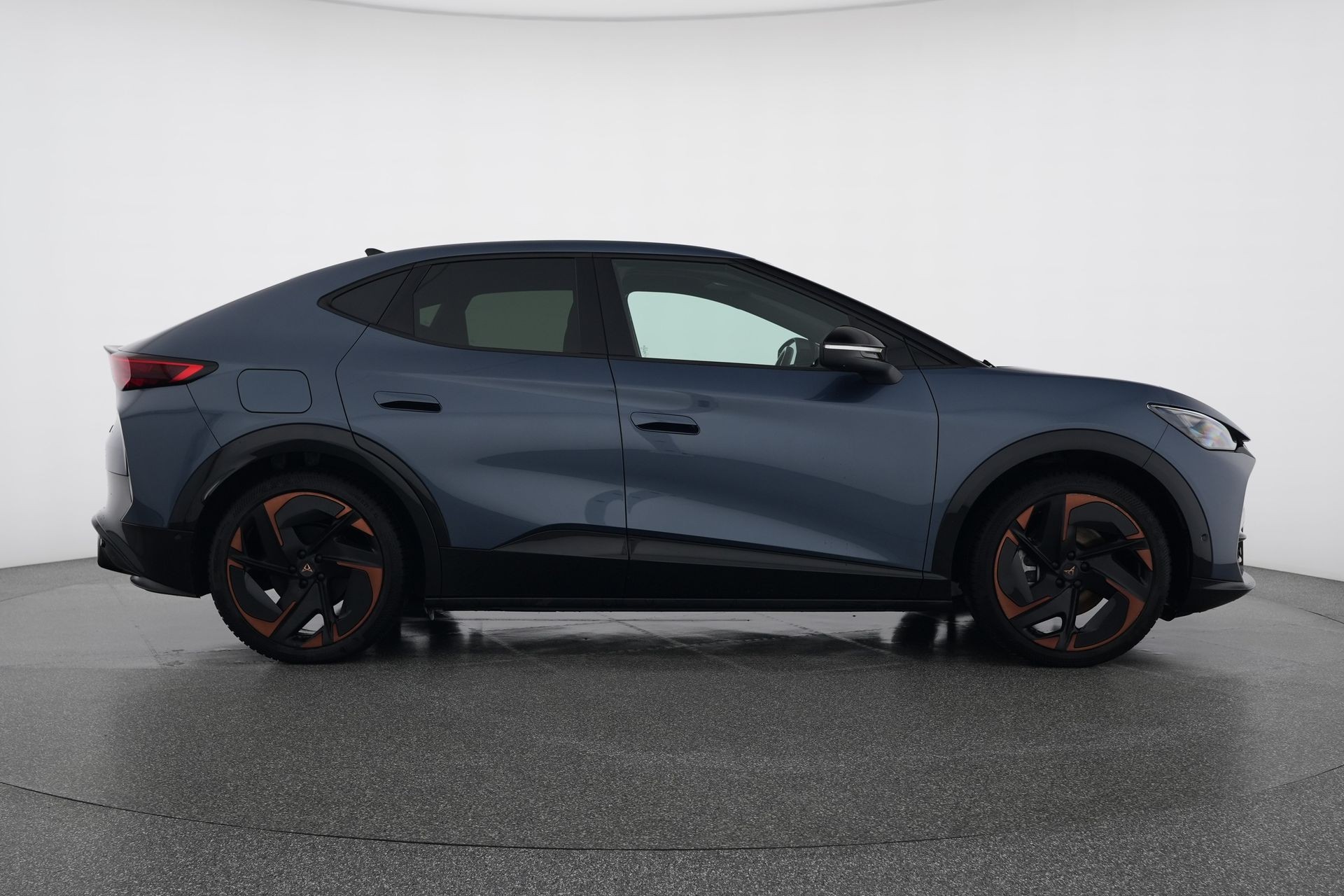 CUPRA Tavascan Type 9 77 kWh VZ Adrenaline-image-6