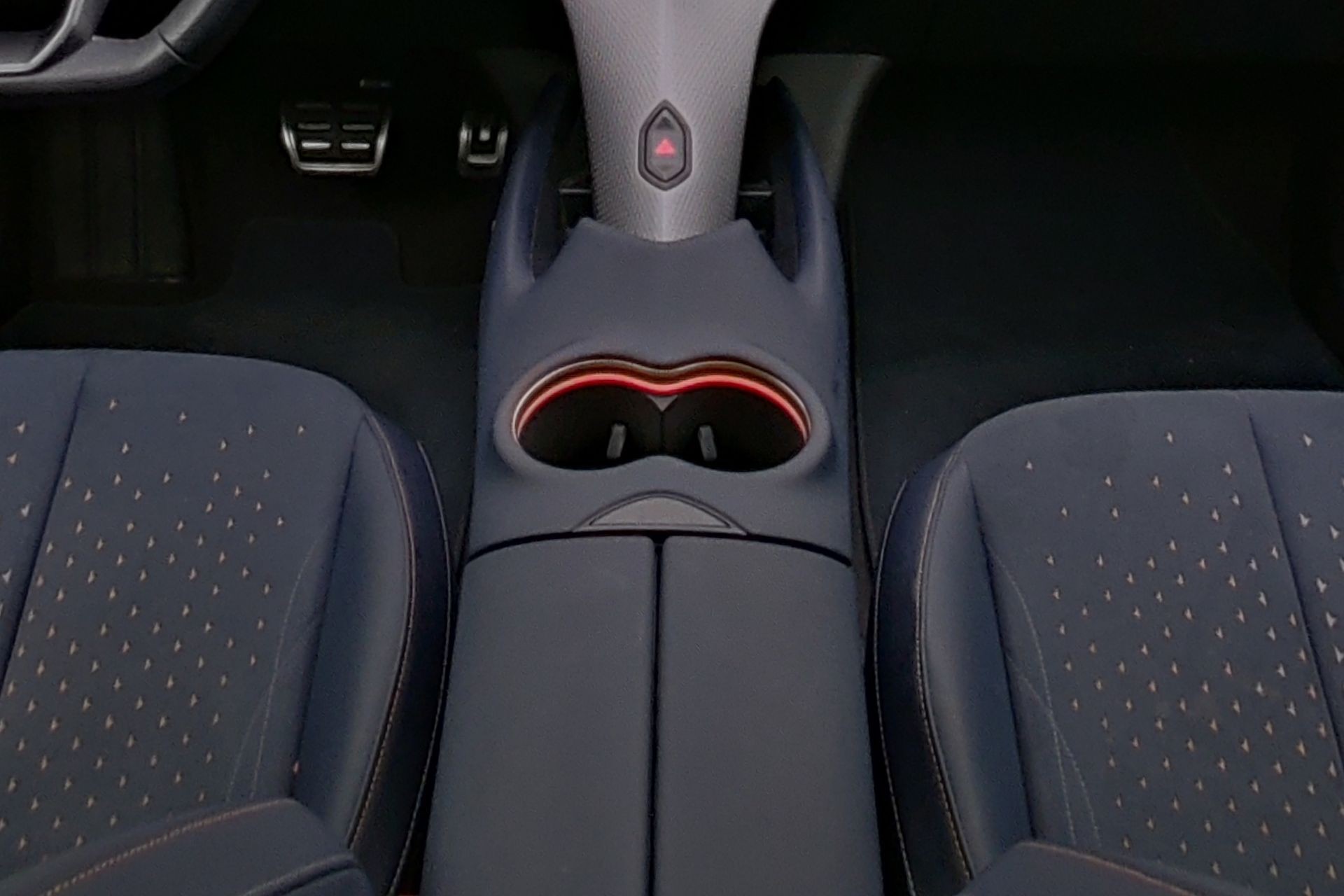 CUPRA Tavascan Type 9 77 kWh VZ Adrenaline-image-9