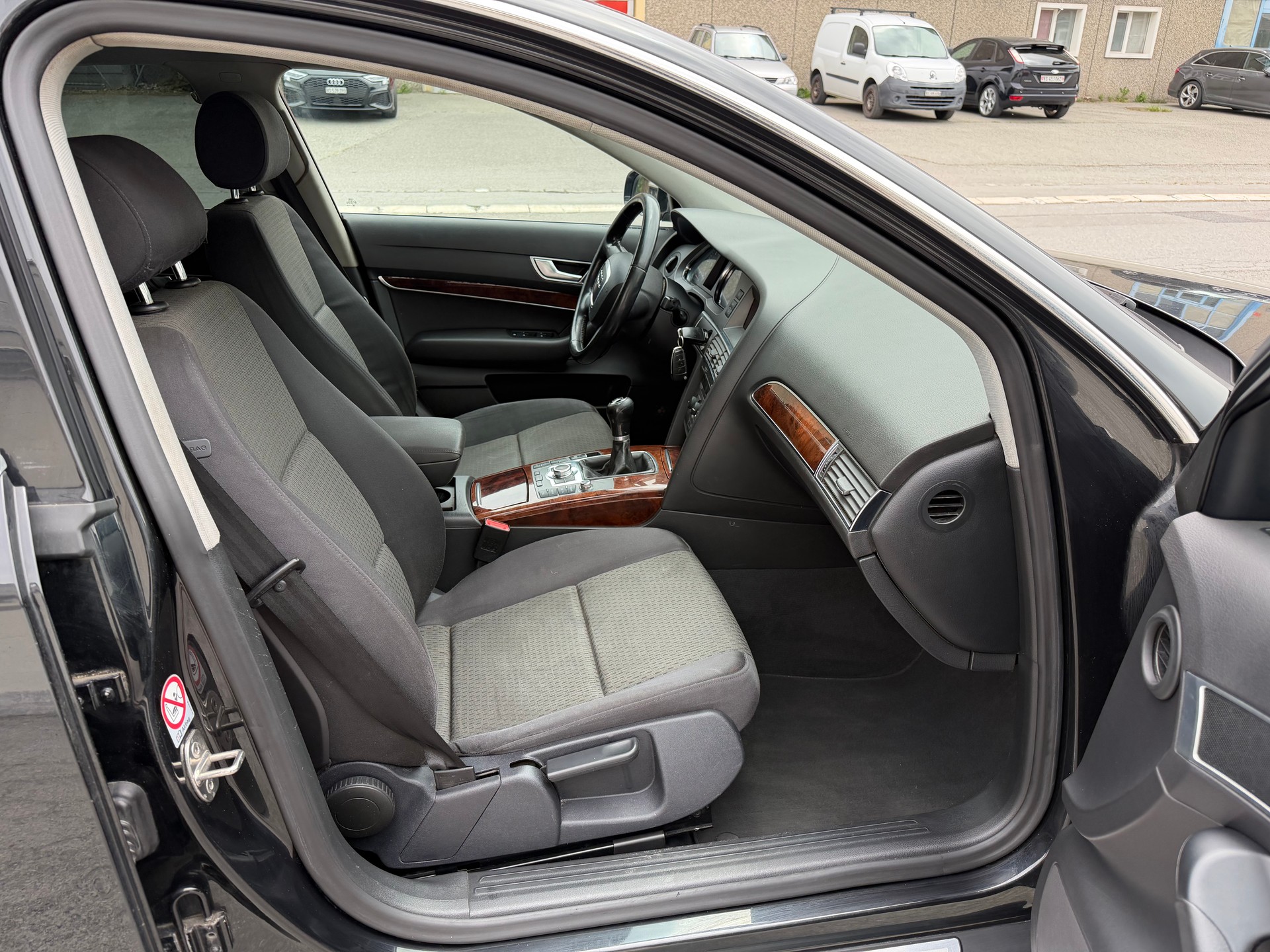 AUDI A6 Limousine 2.0 TDI-image-5
